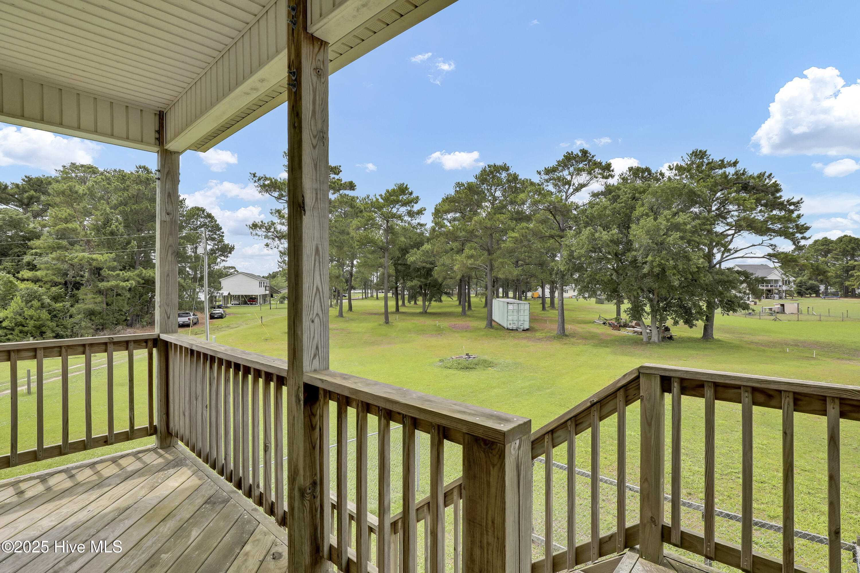 100511800 | Photo 17