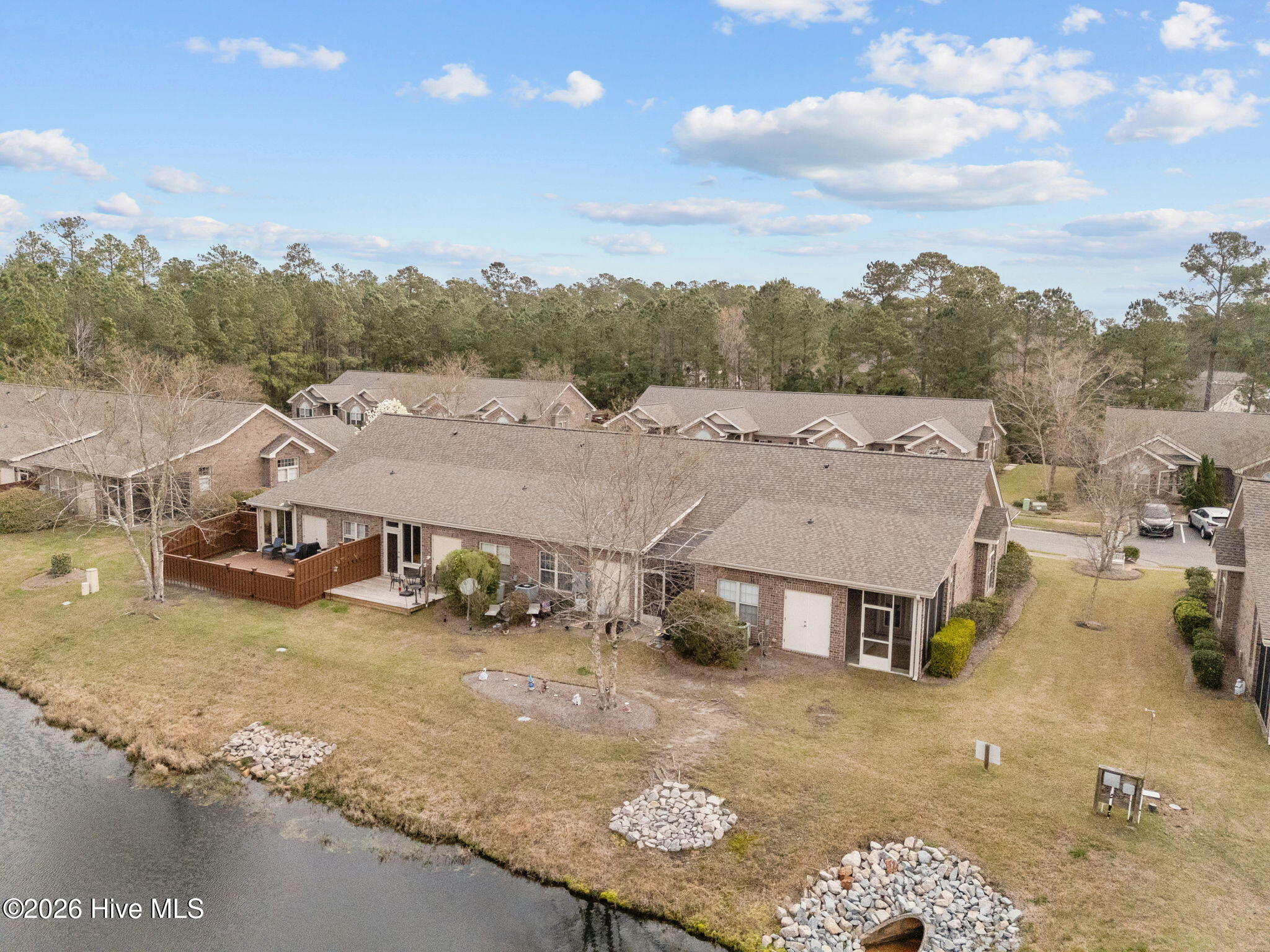 100560017 | Photo 32