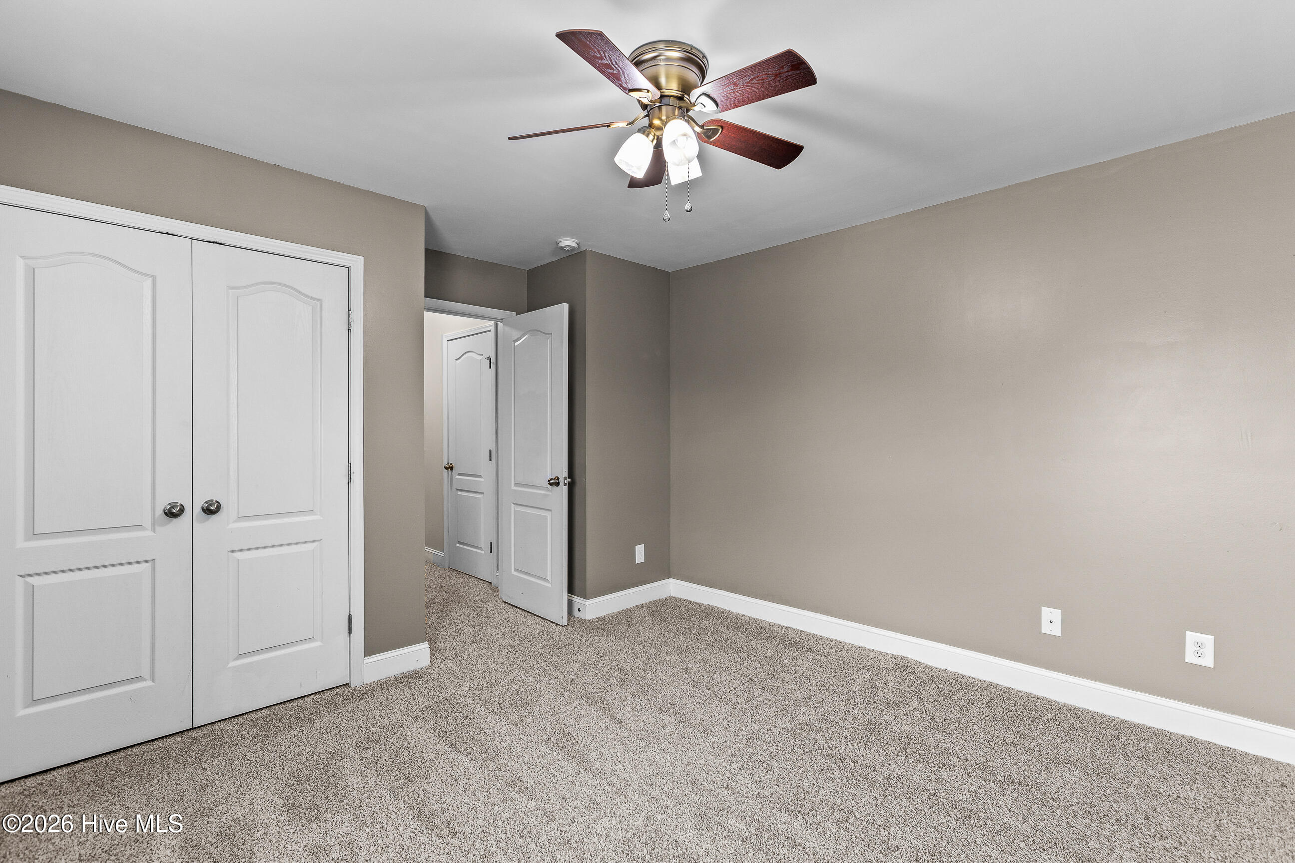 100557229 | Photo 31