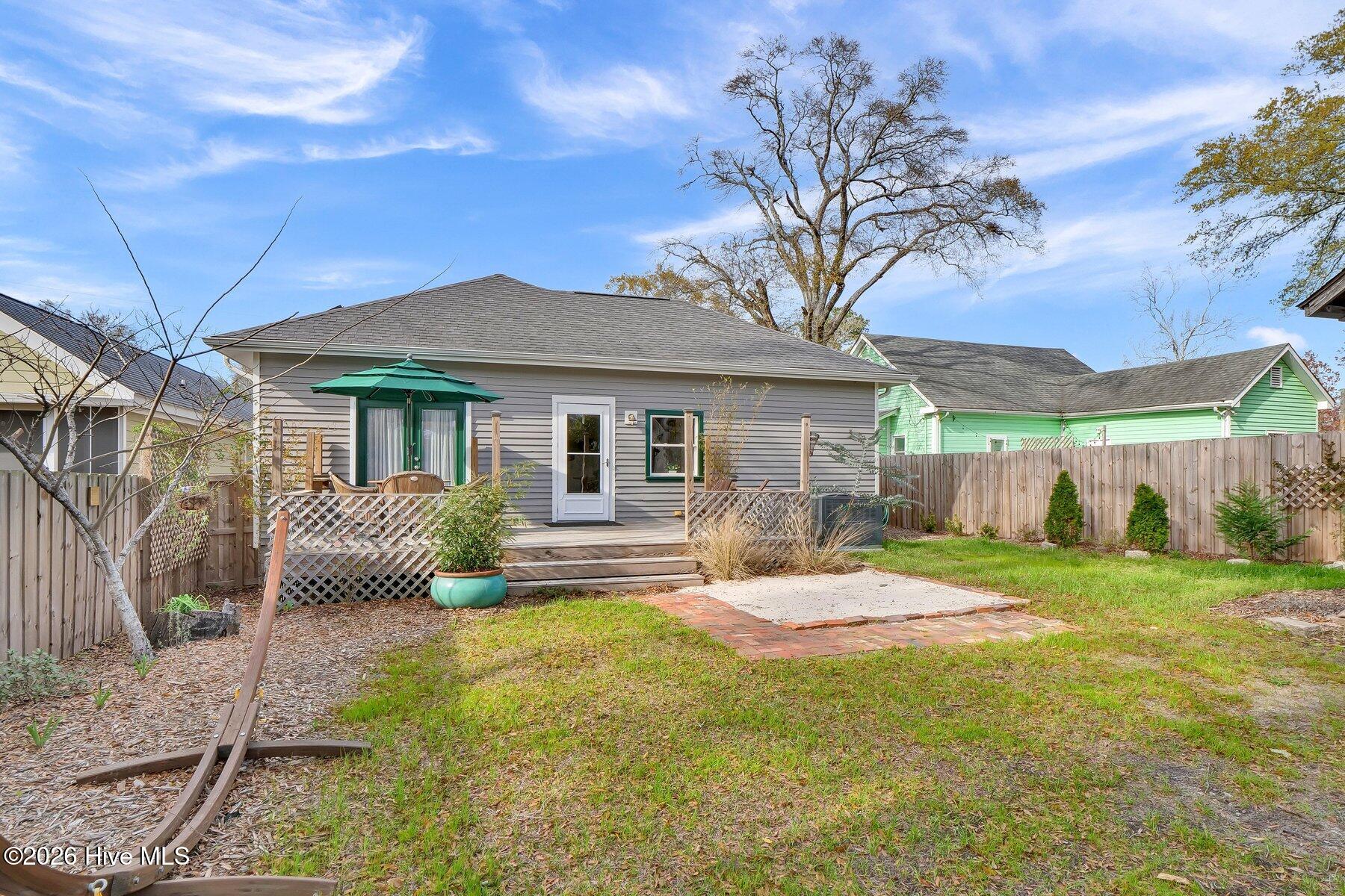 100561074 | Photo 24