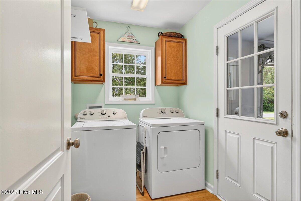 100530290 | Photo 30