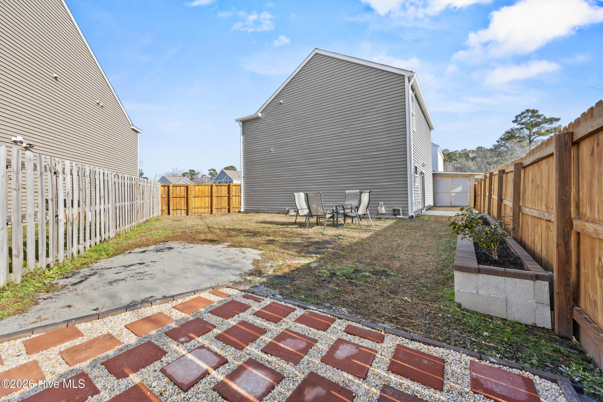 100553351 | Photo 35