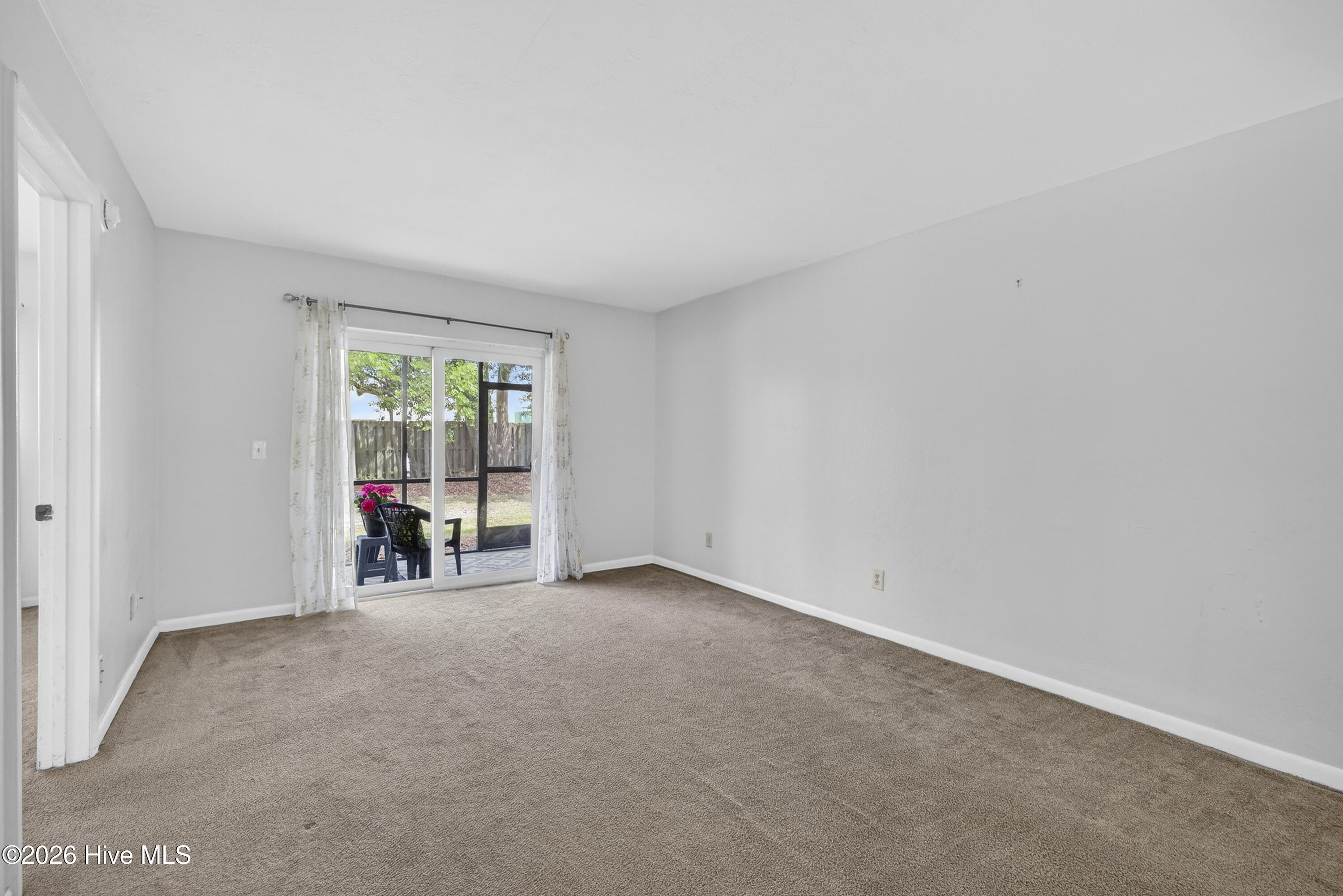 100565573 | Photo 21