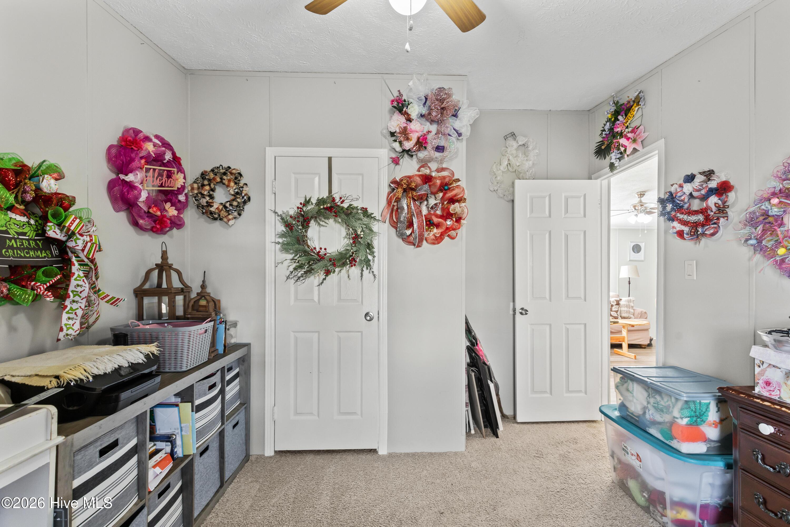 100547294 | Photo 23