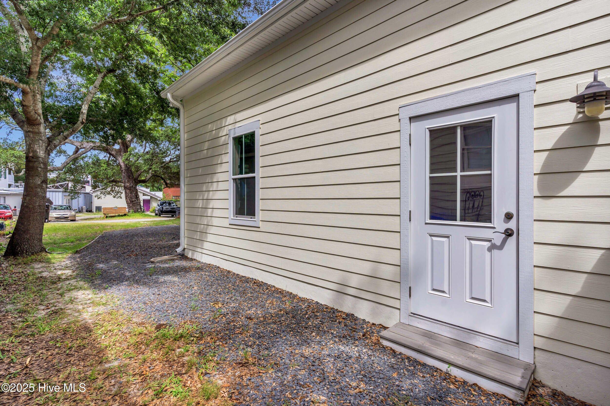 100516979 | Photo 42