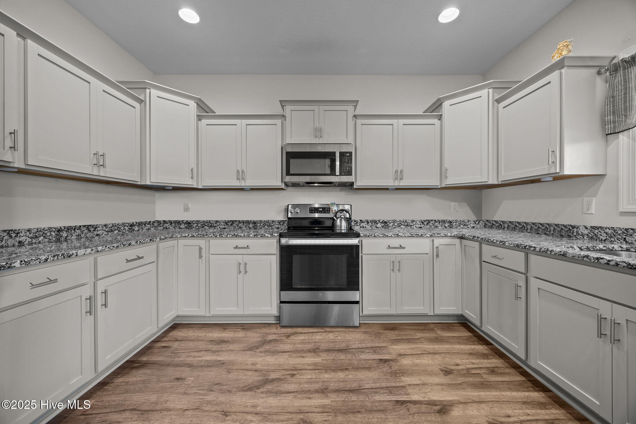 100539854 | Photo 10