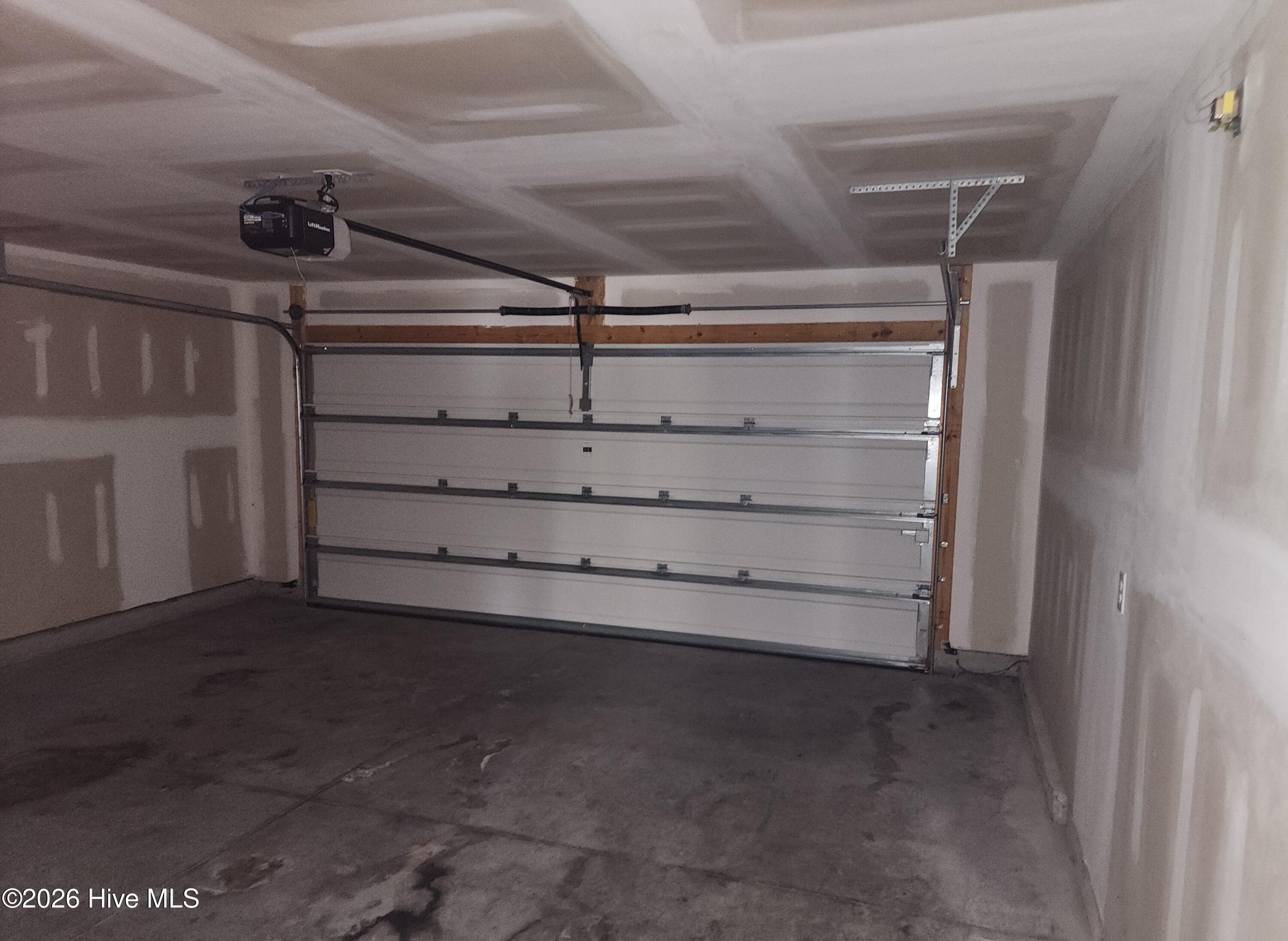 100550996 | Photo 26