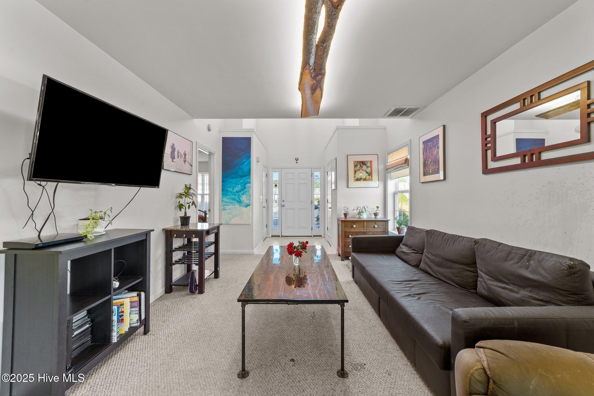 100502456 | Photo 12