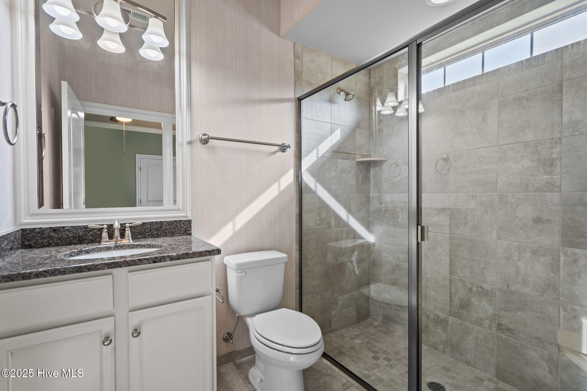 100530735 | Photo 31