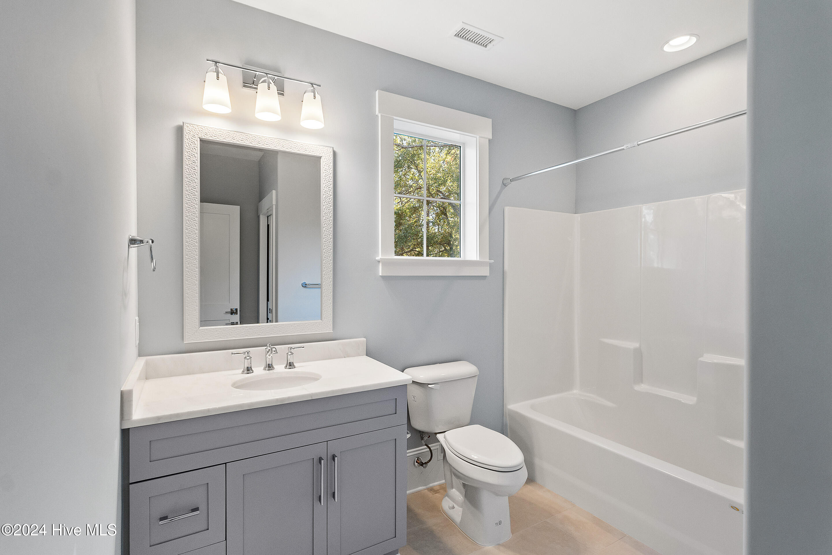 100451918 | Photo 32