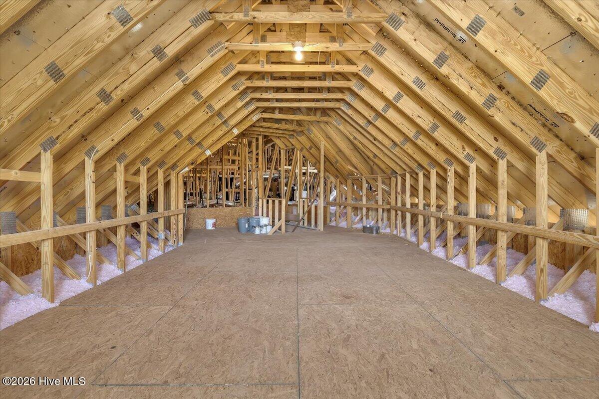 100552703 | Photo 38