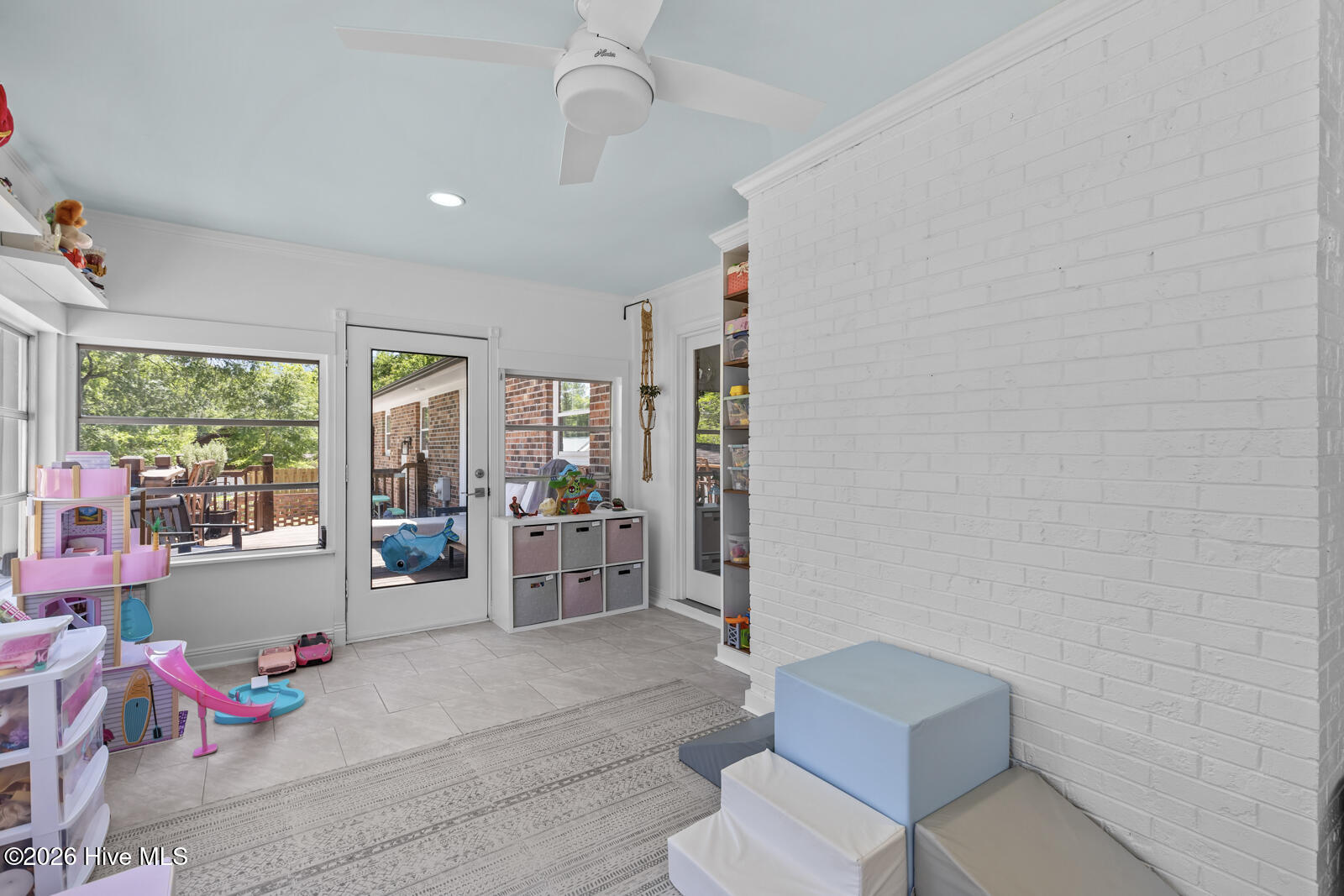 100569871 | Photo 17