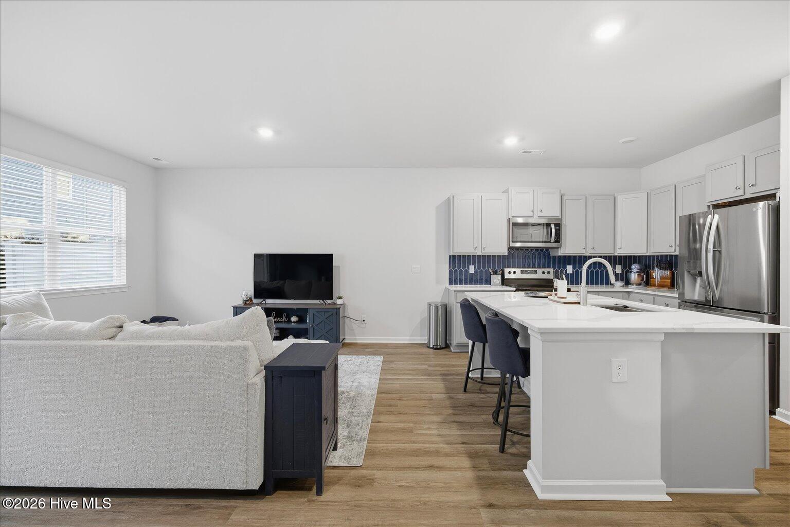 100548049 | Photo 12