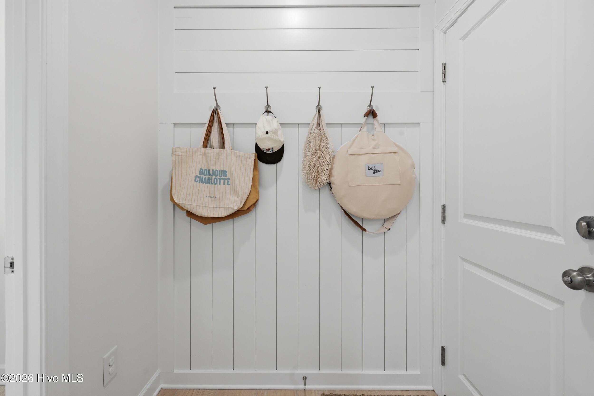 100559477 | Photo 14