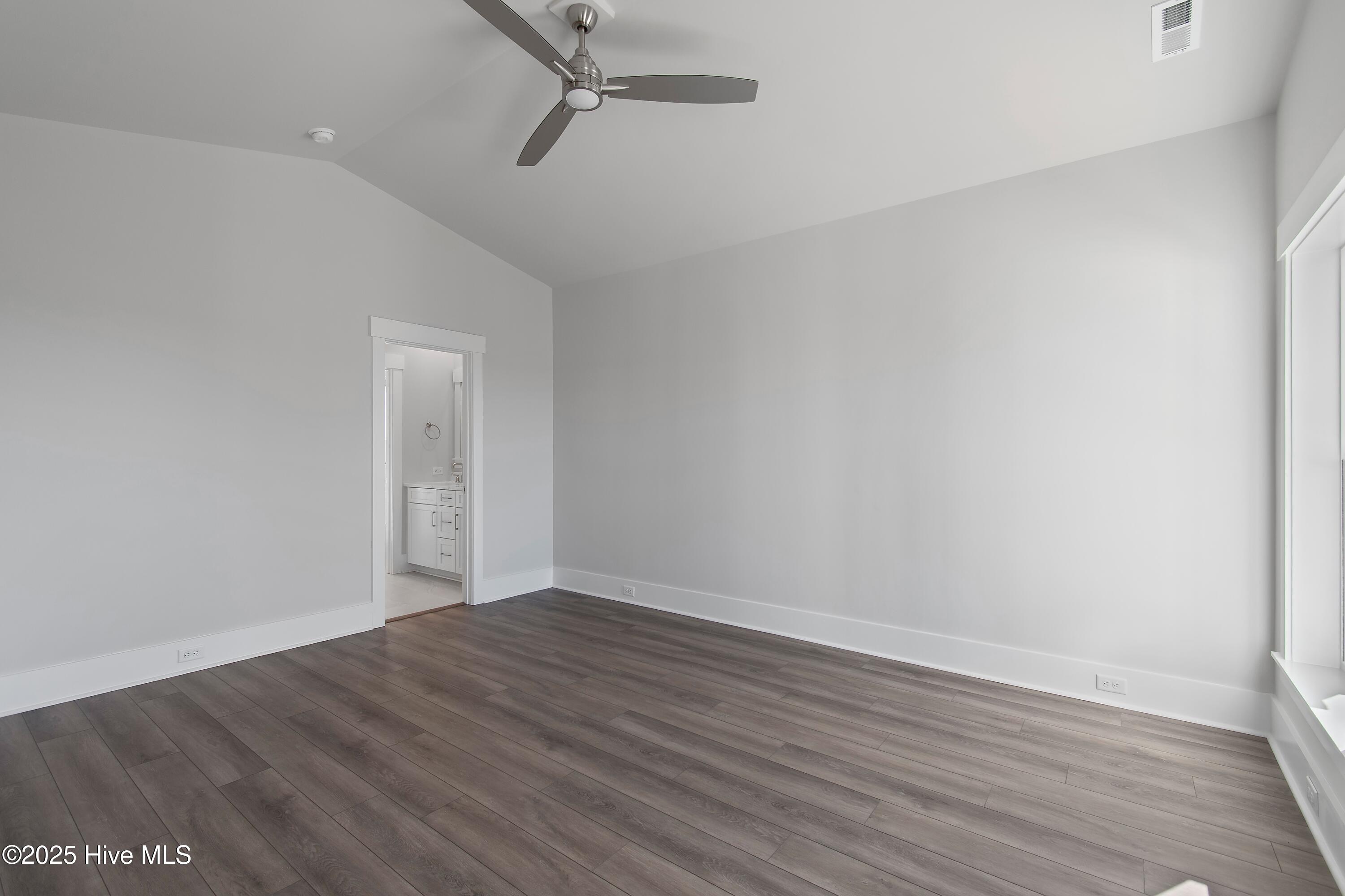 100511699 | Photo 60