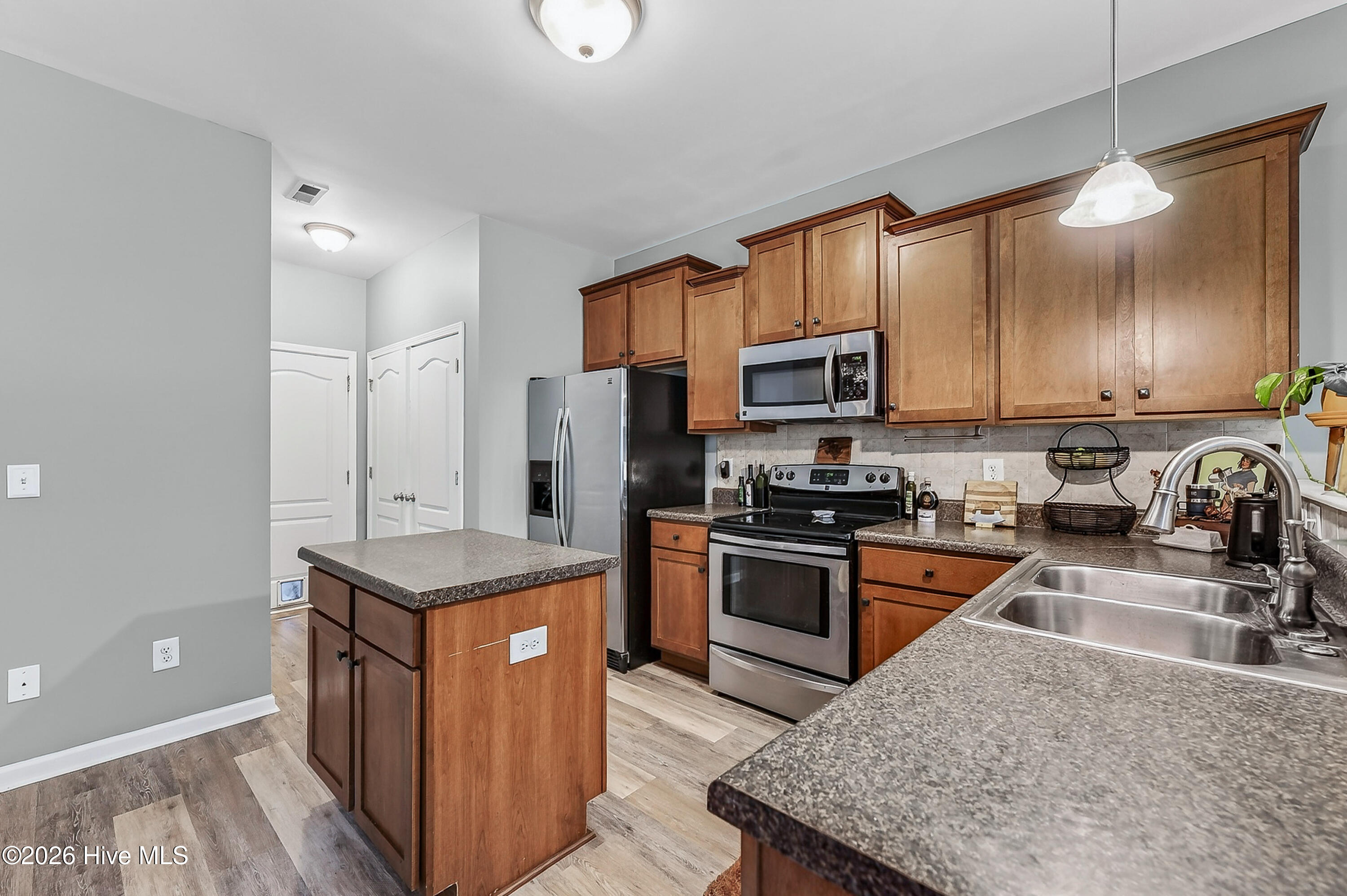 413 Peppermint Drive,Hubert