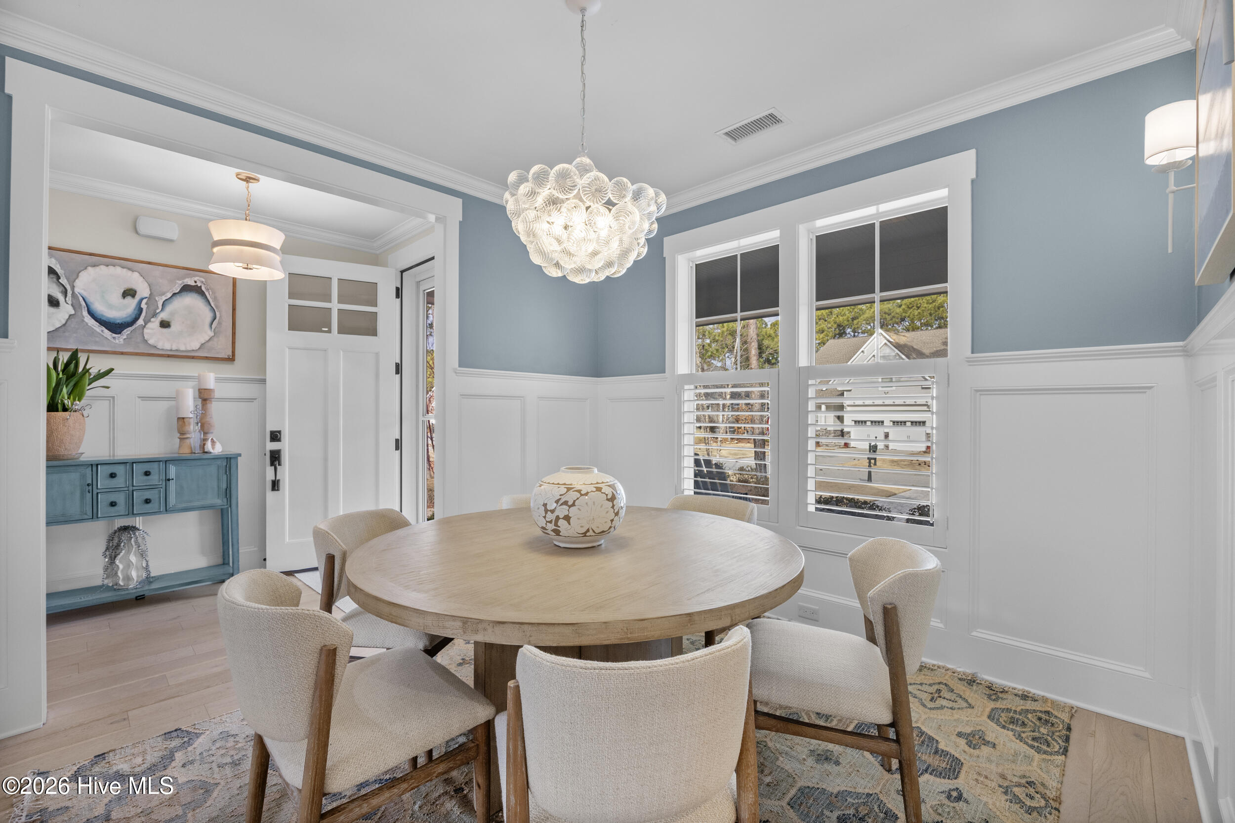 100527990 | Photo 19