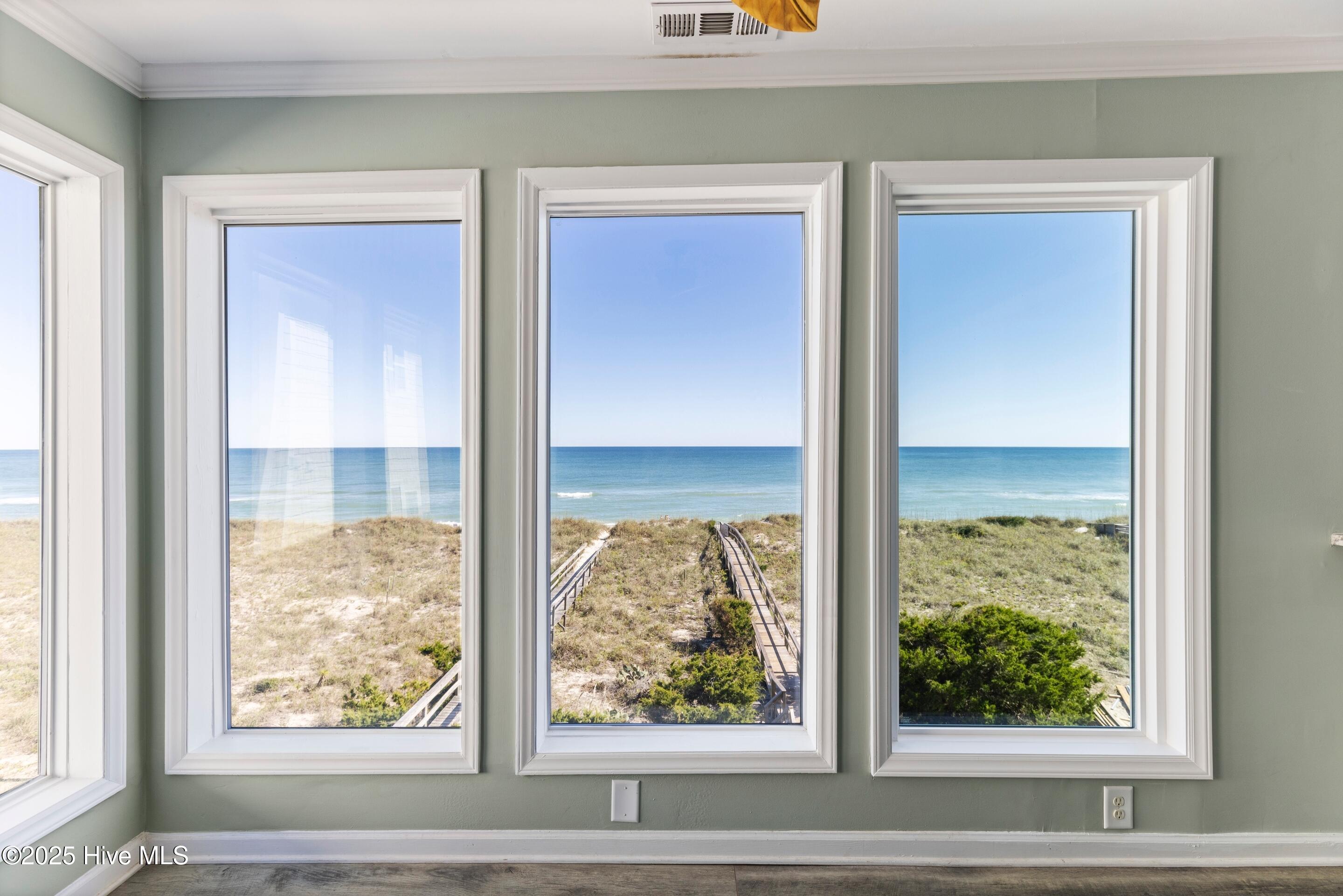 100539934 | Photo 55