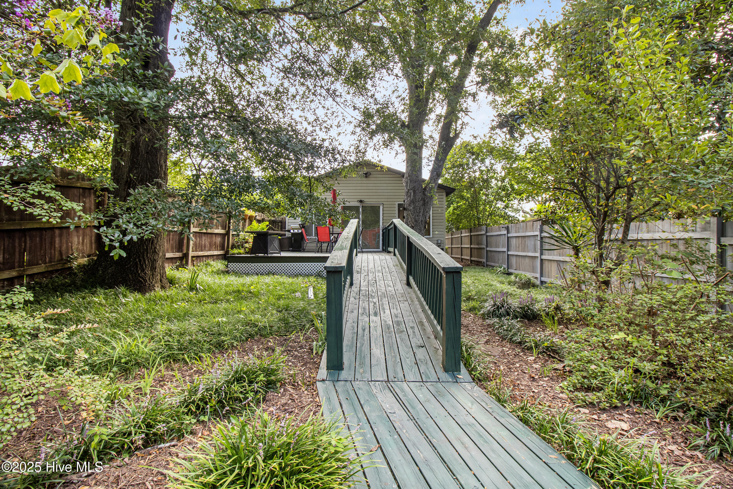 100528550 | Photo 53