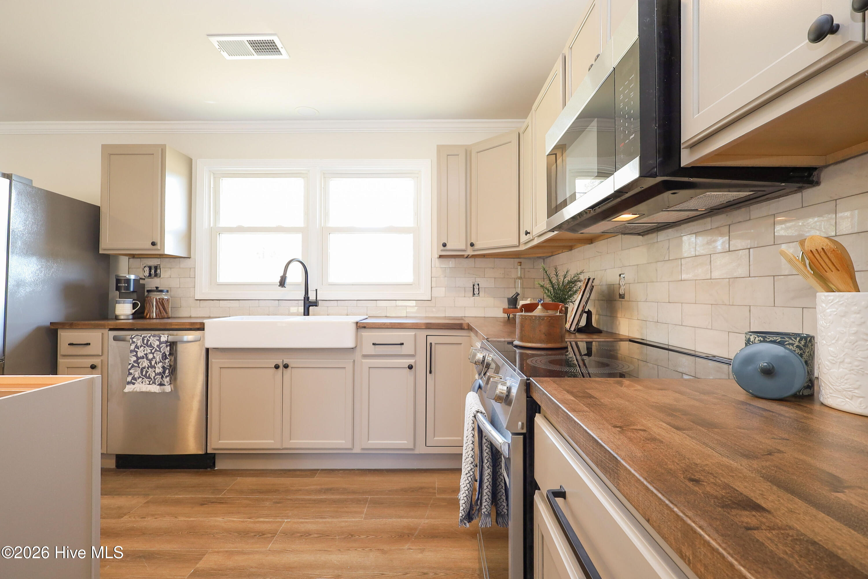 100556838 | Photo 14