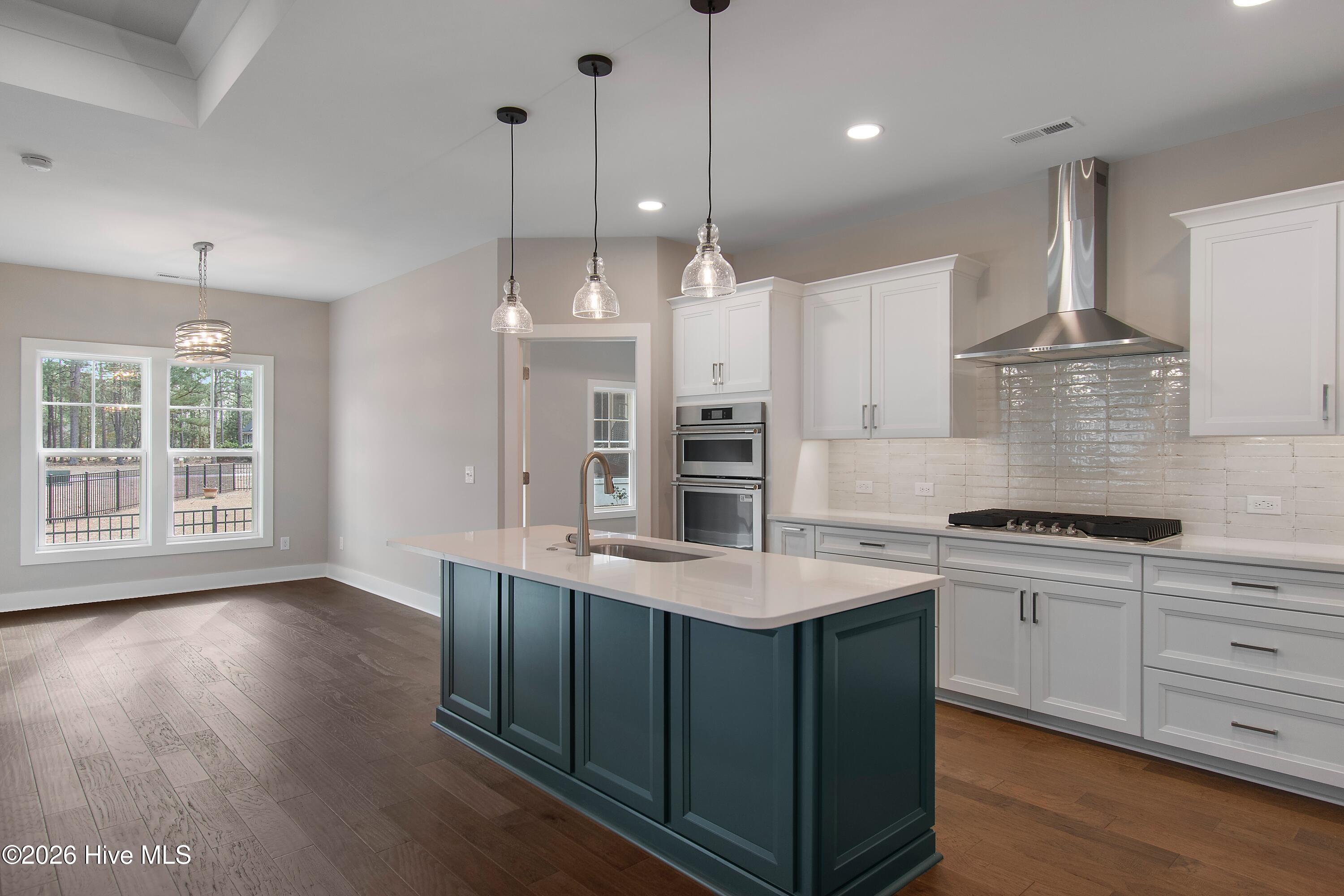 100533287 | Photo 52