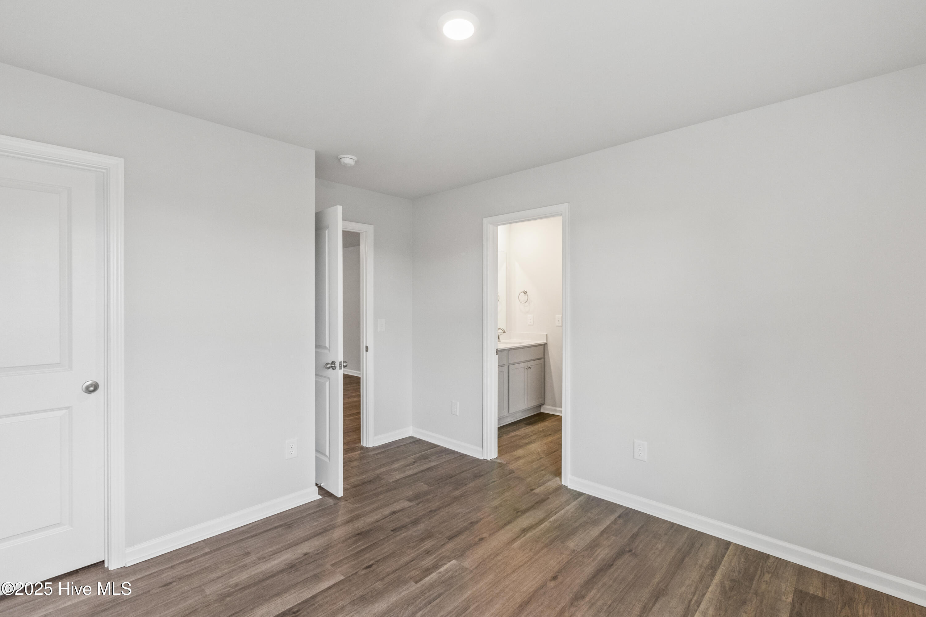 100519018 | Photo 19