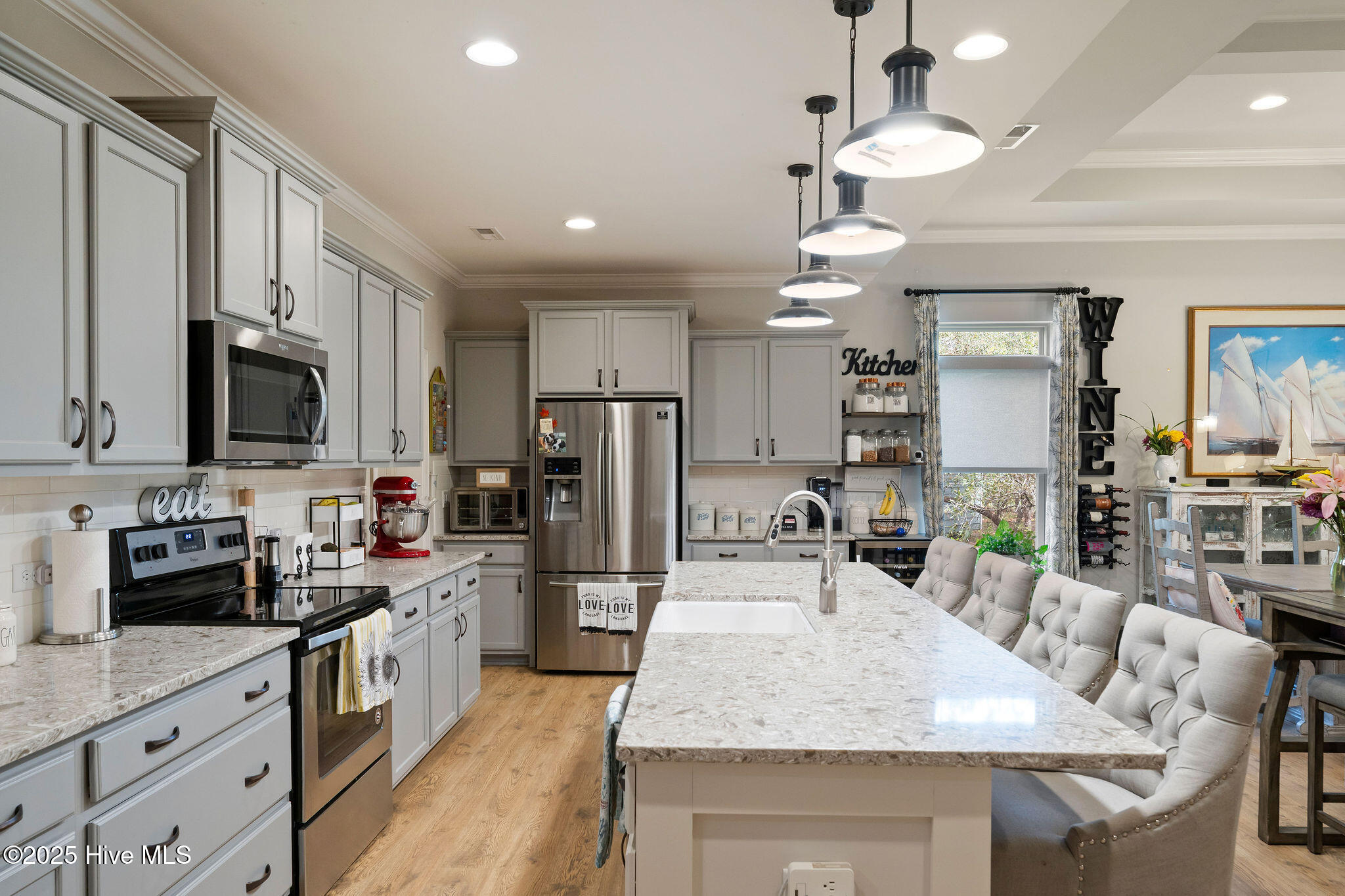 100529341 | Photo 22