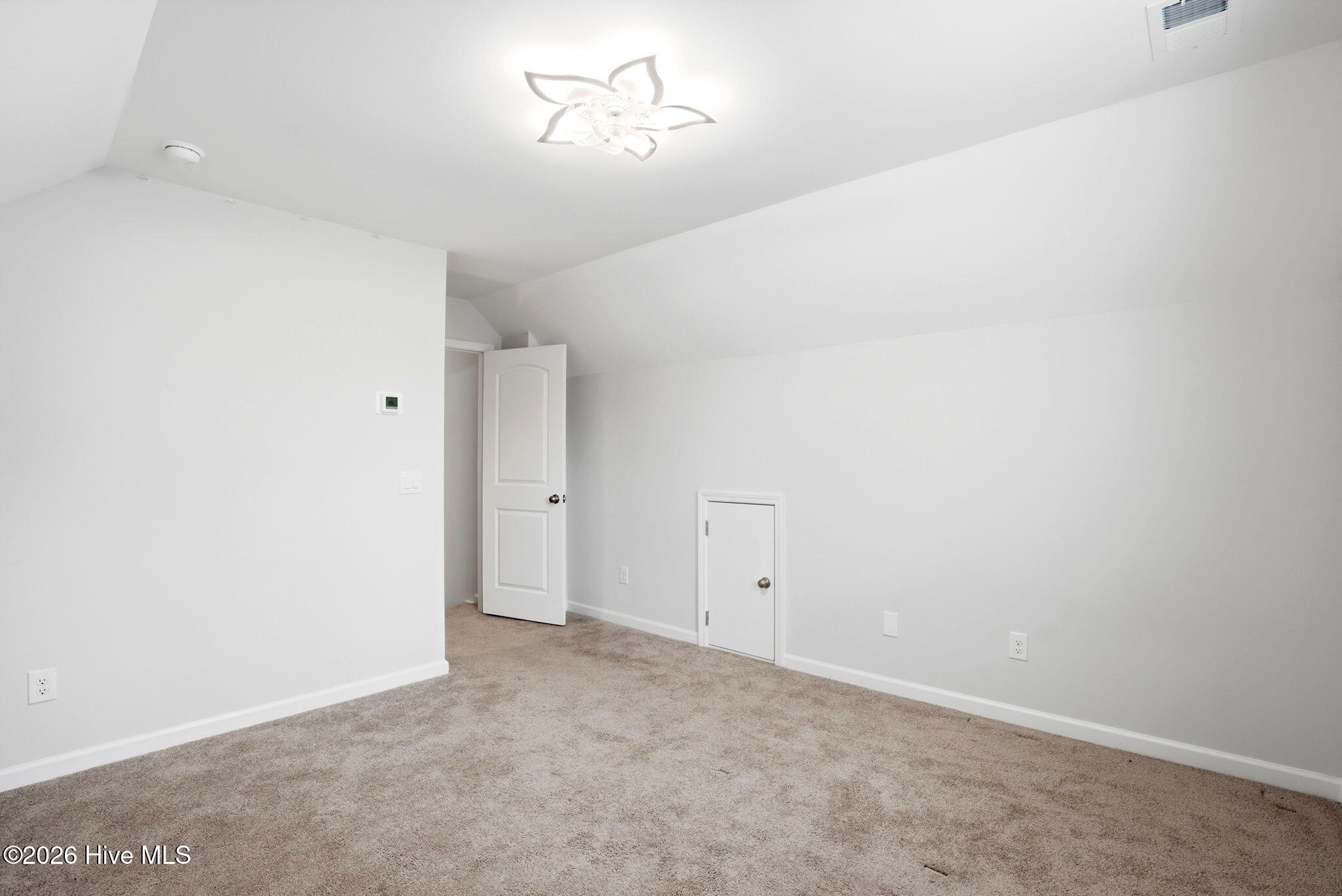 100558607 | Photo 26