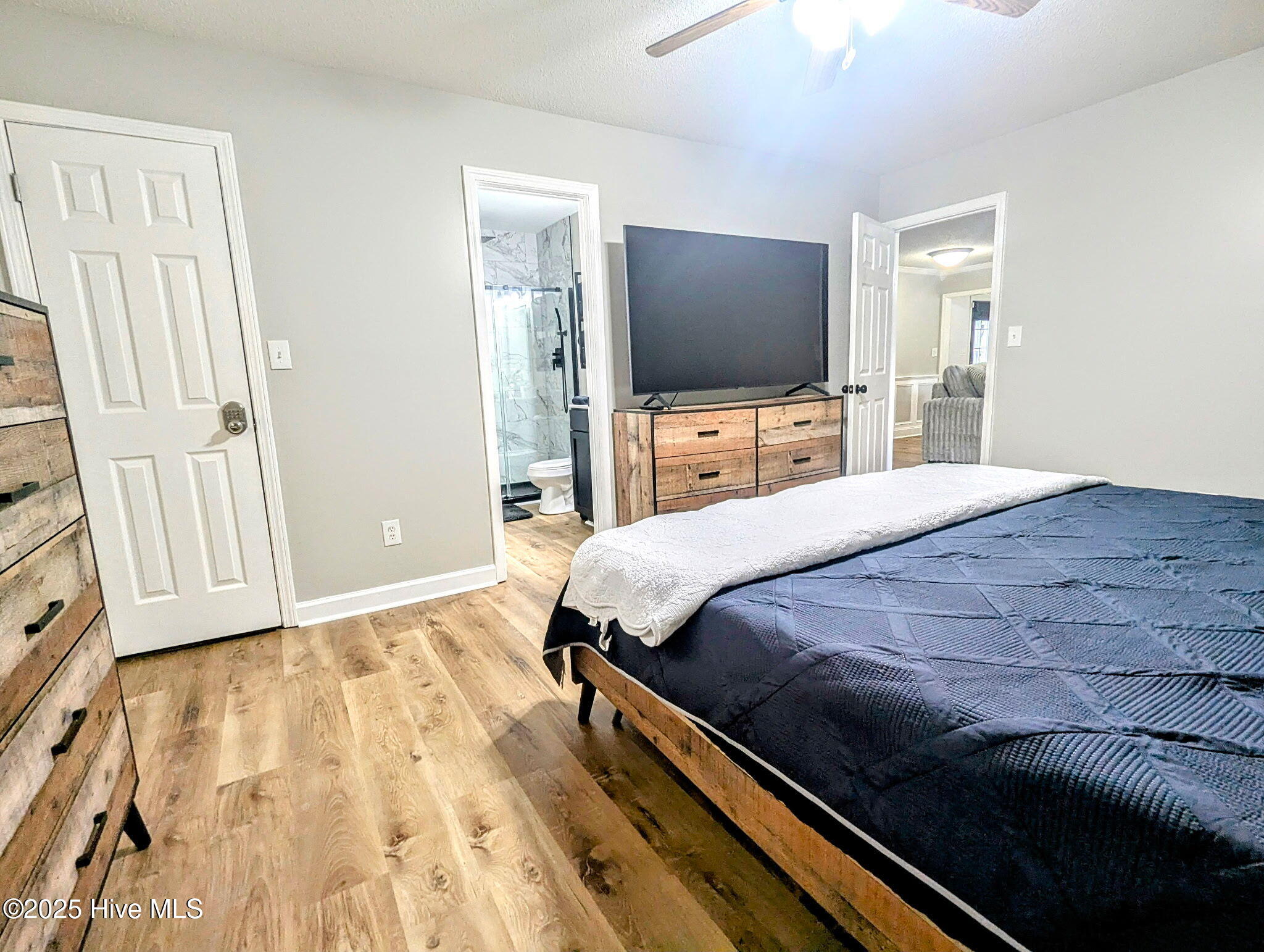 100545530 | Photo 14