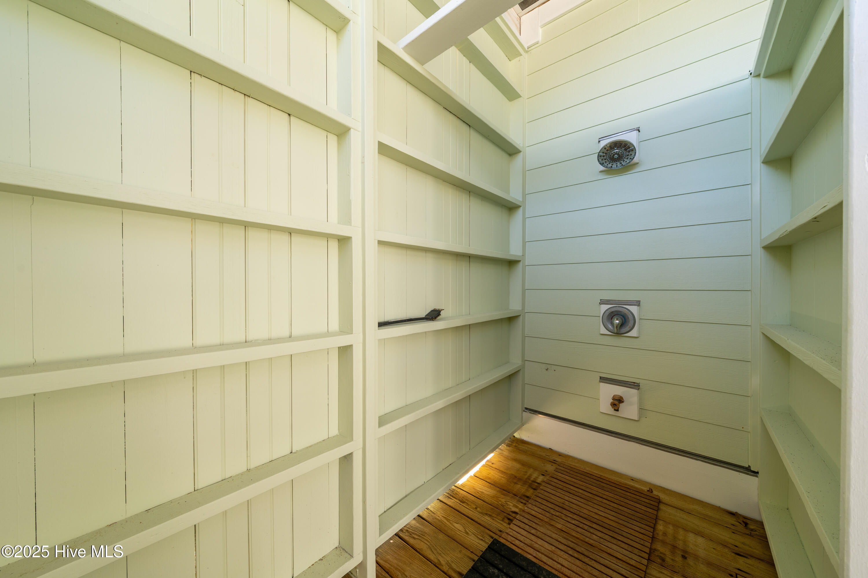 100541249 | Photo 75