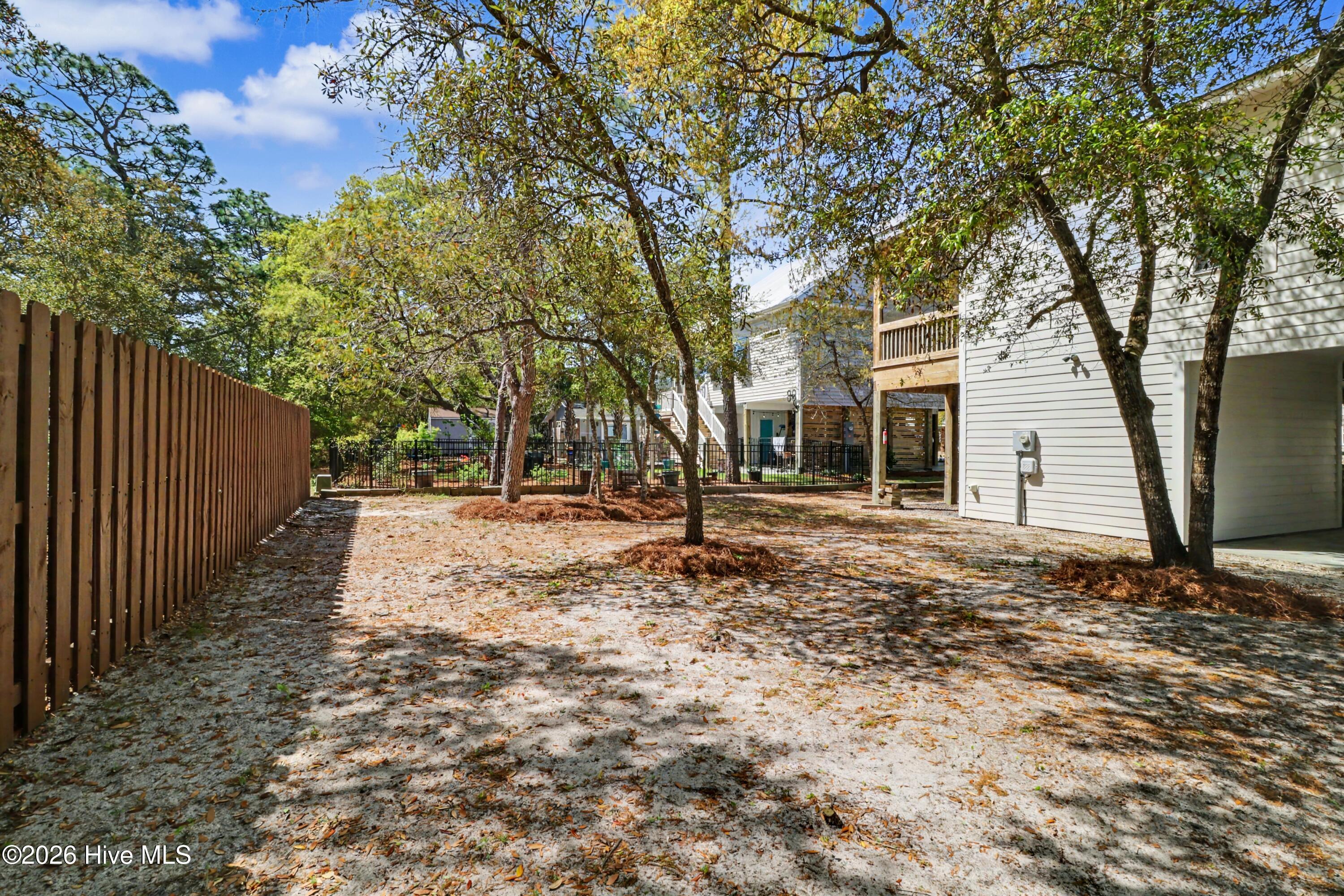 100566458 | Photo 32