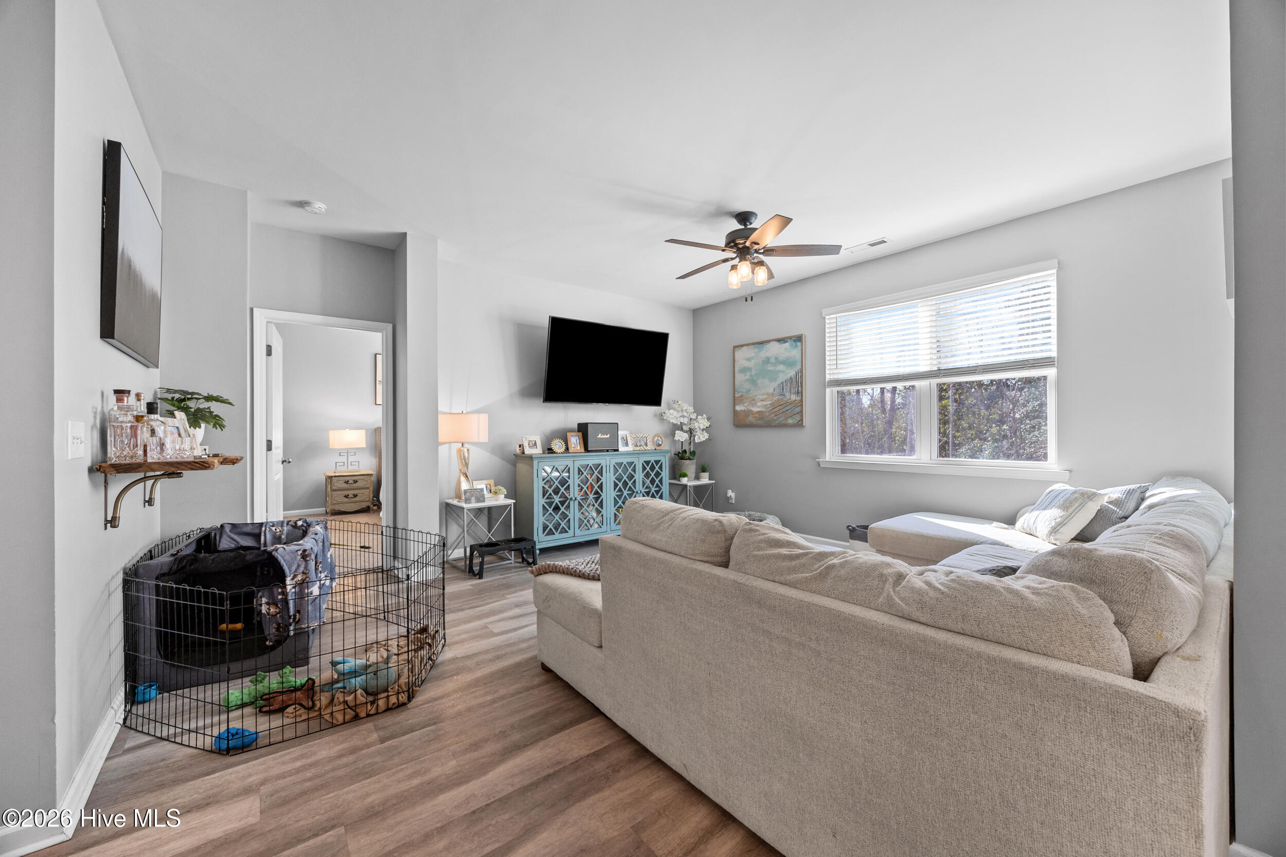 100561982 | Photo 23