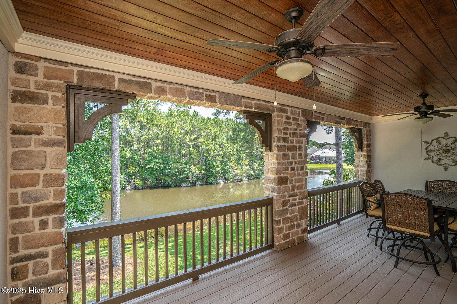 100514685 | Photo 58