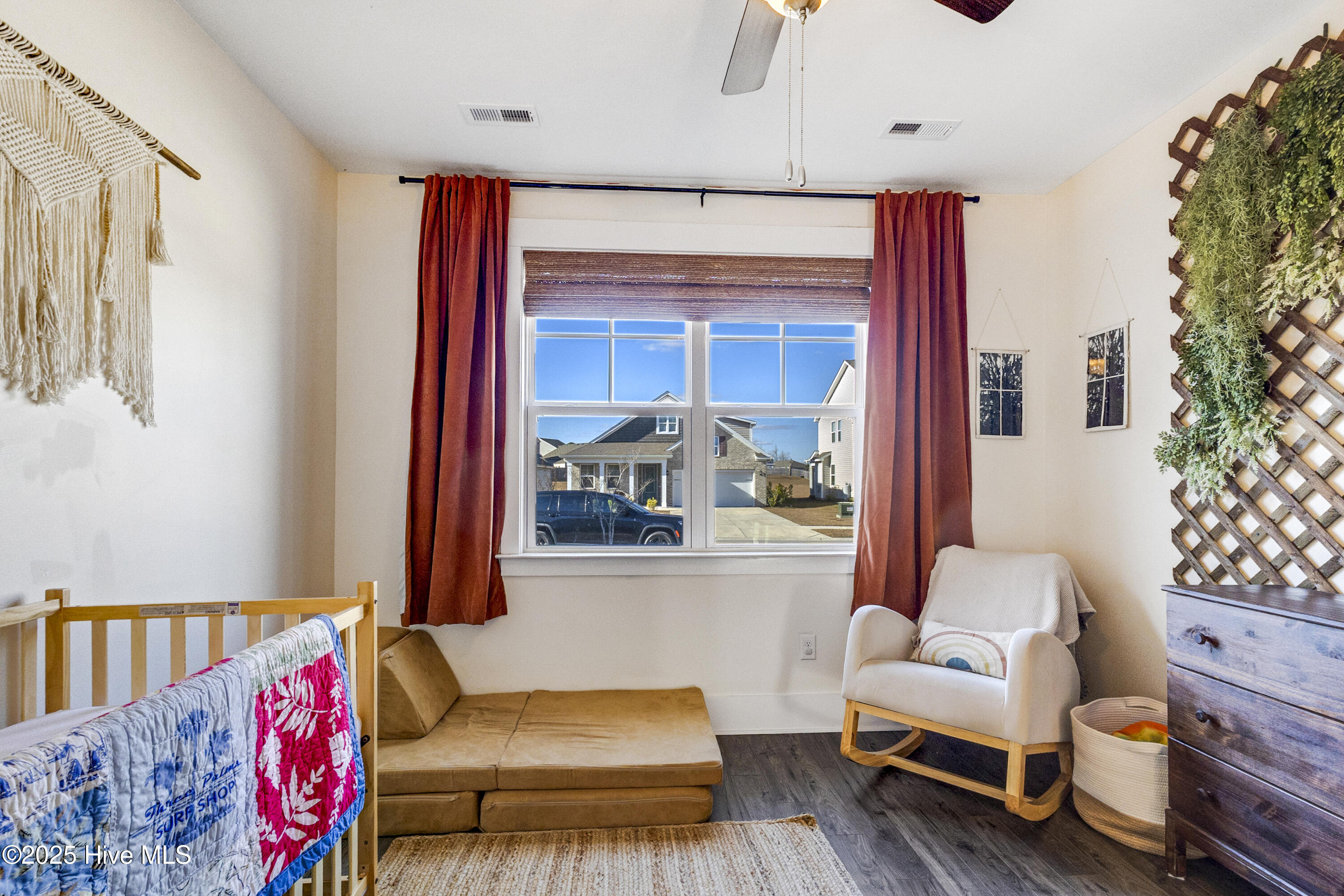 100545579 | Photo 38