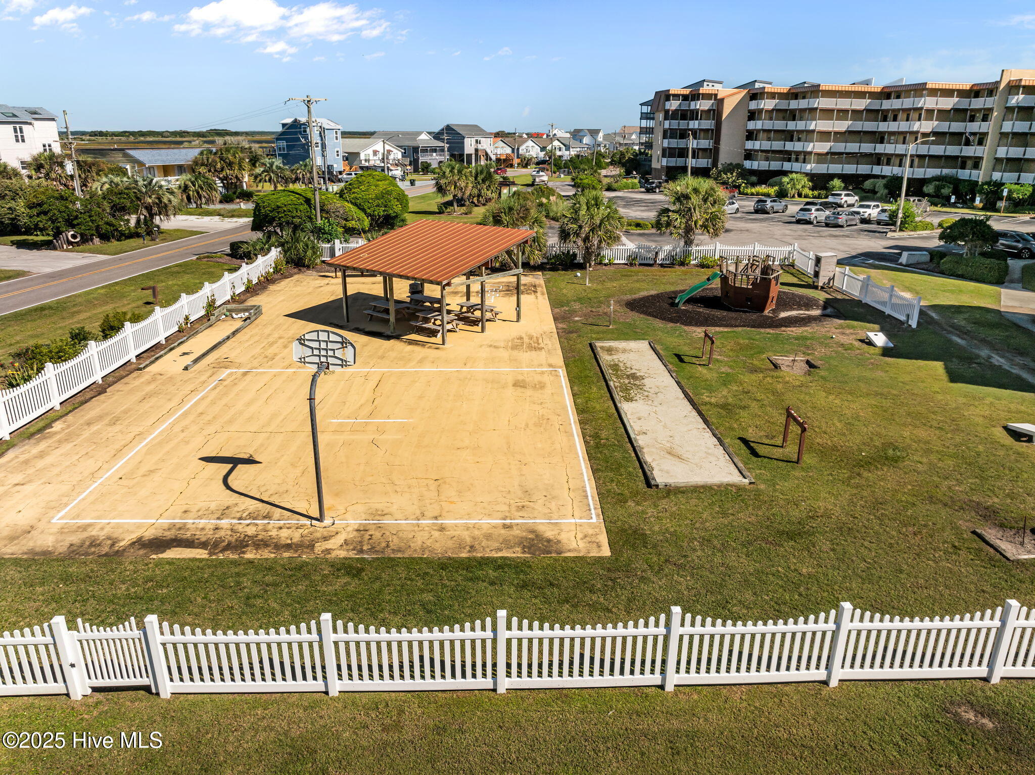 100537273 | Photo 43