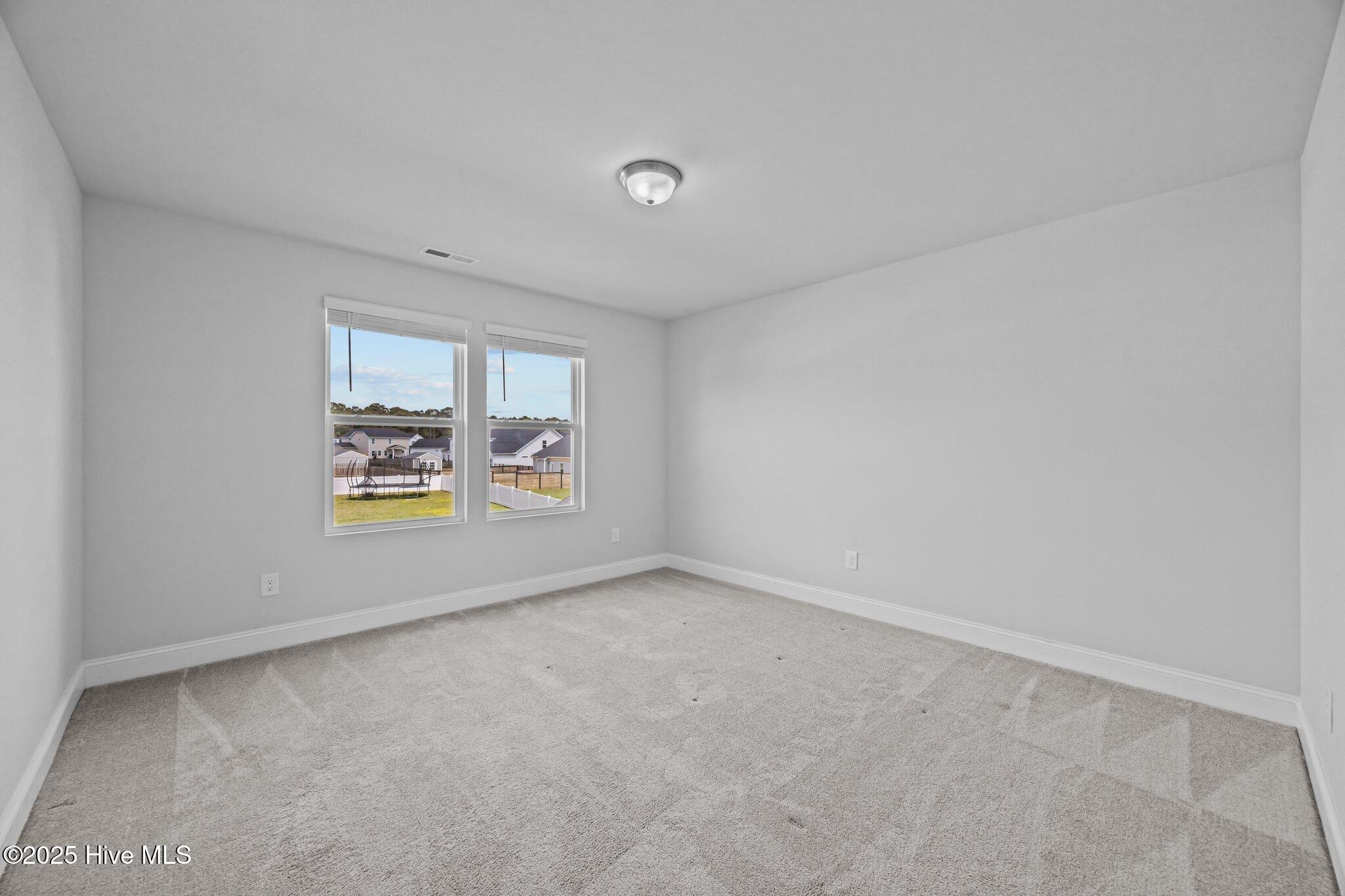 100503242 | Photo 45