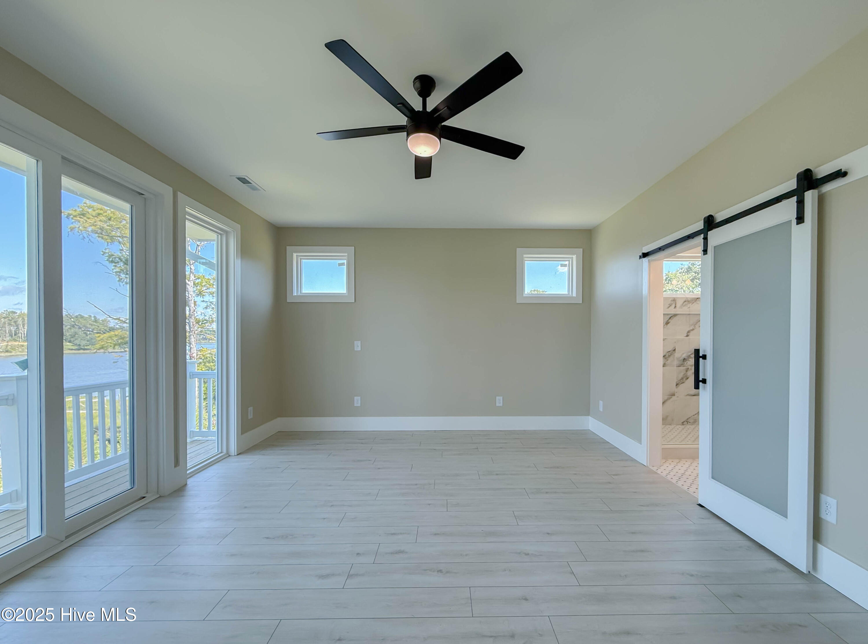 100539536 | Photo 34