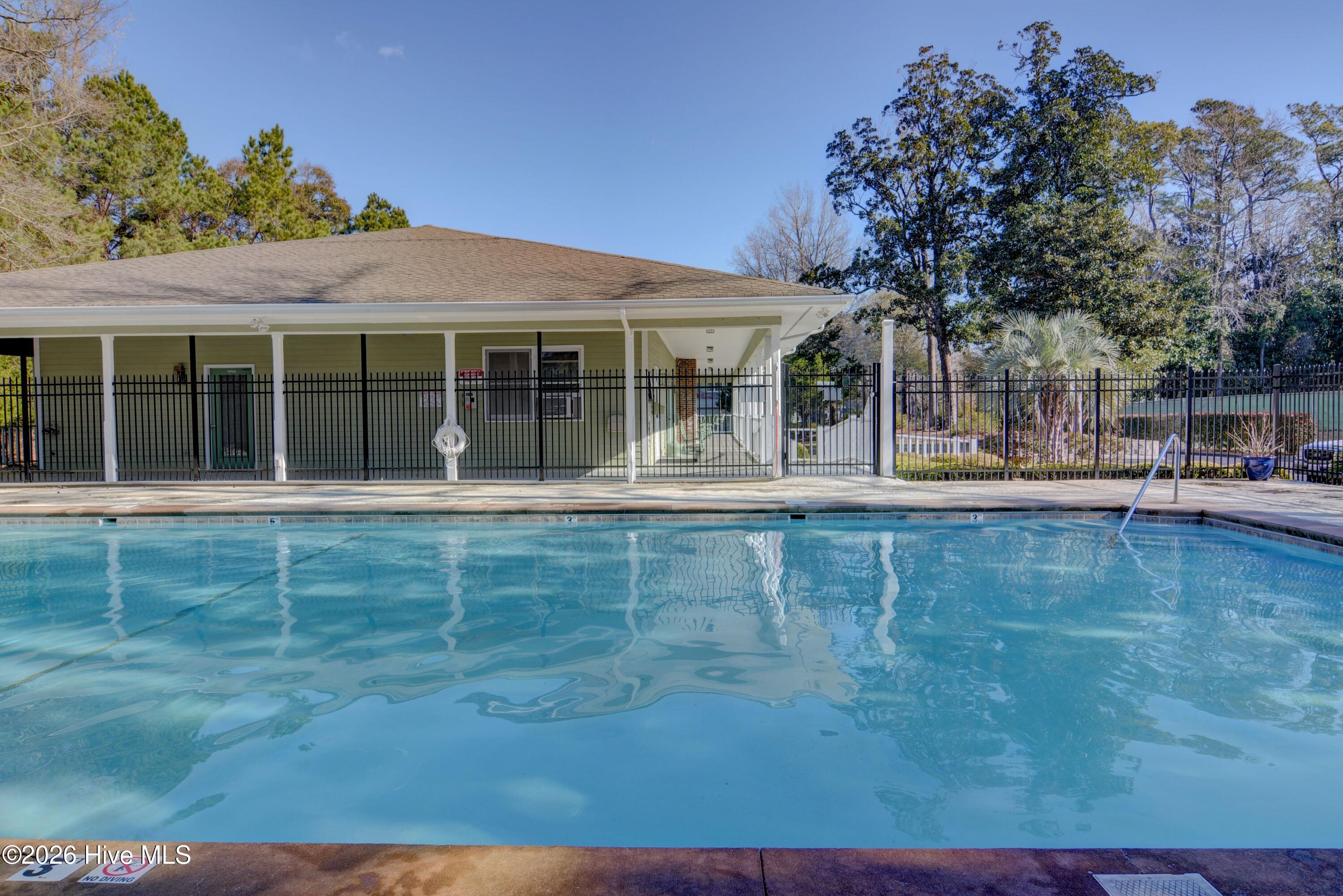 100549368 | Photo 39