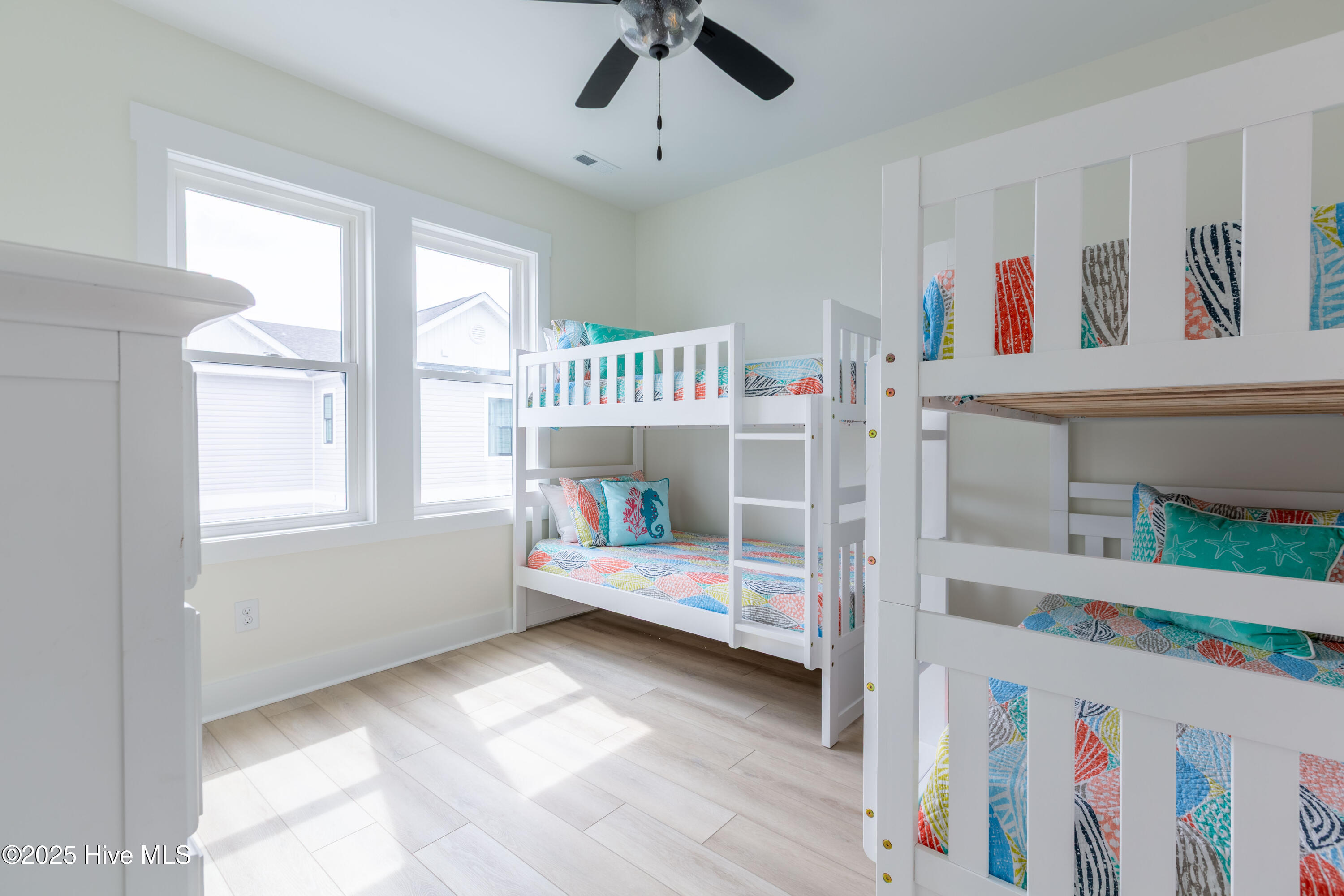 100553221 | Photo 48