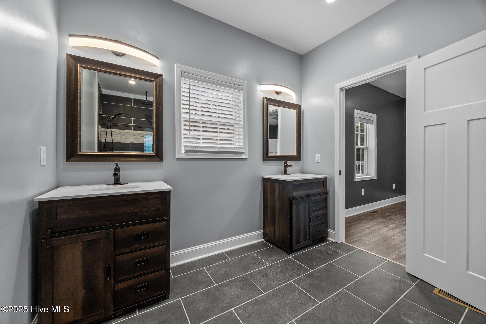 Bathroom Suite #1