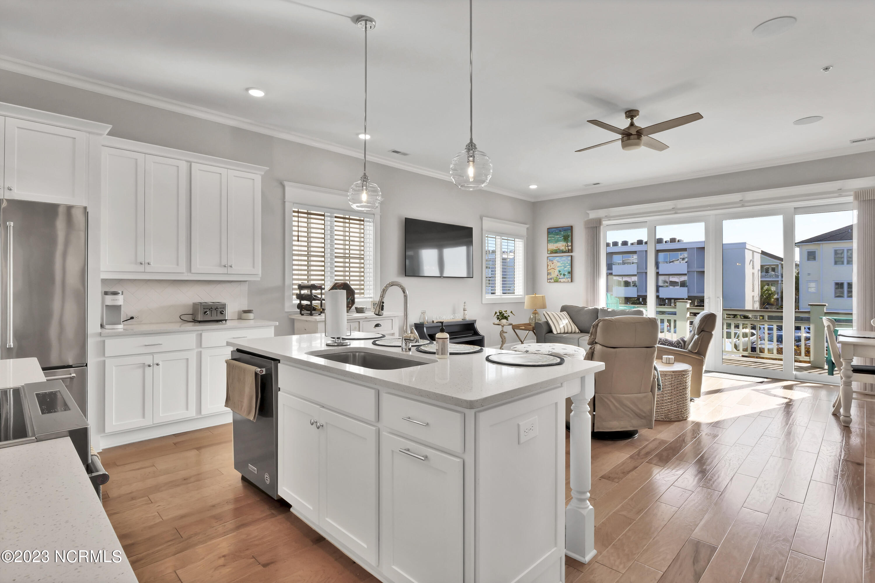 100550816 | Photo 22