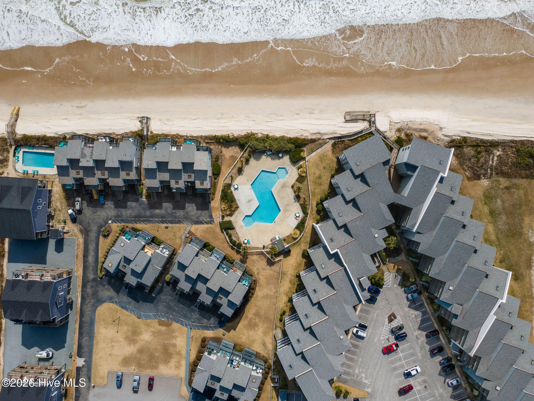 100555700 | Photo 32