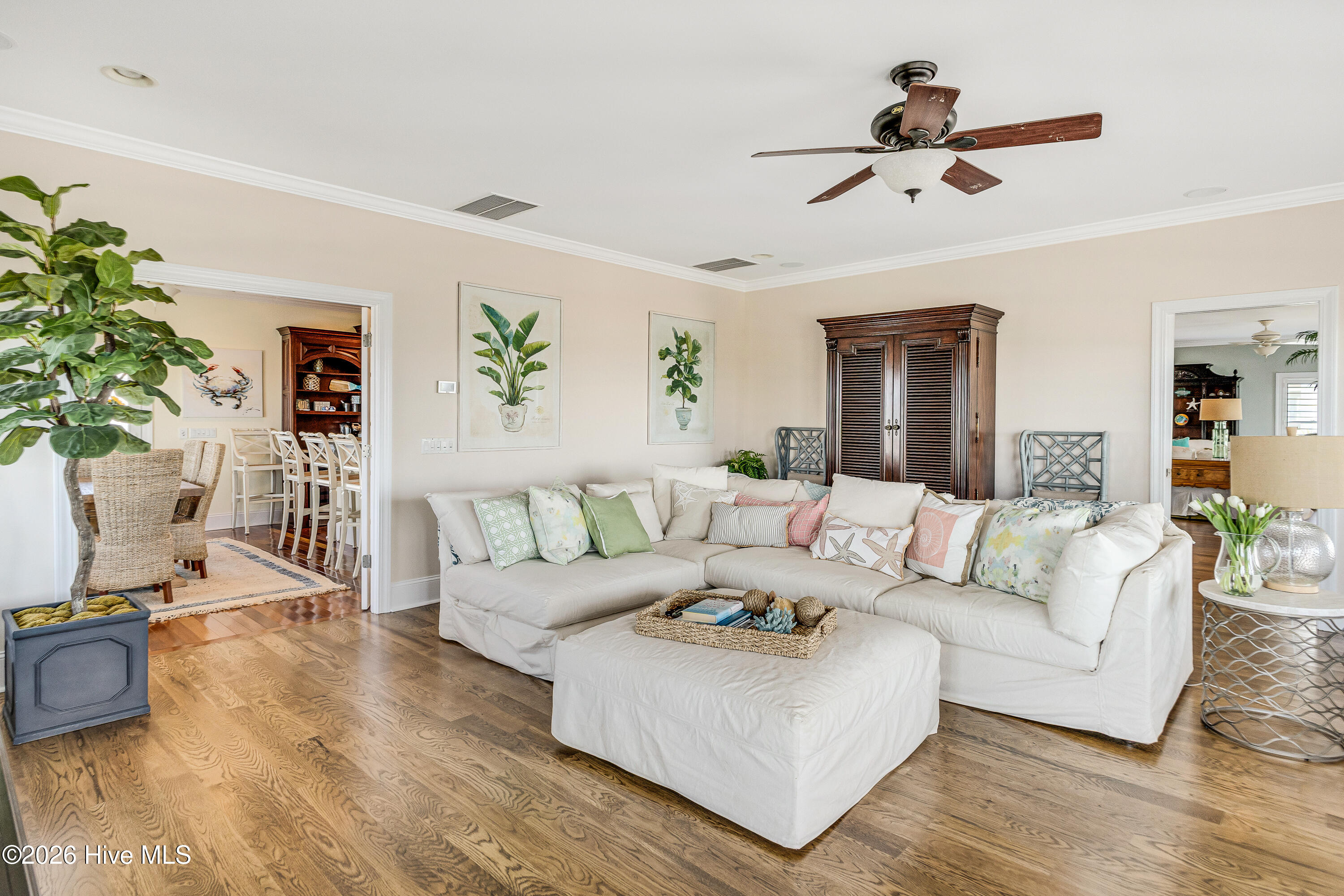 100567897 | Photo 17