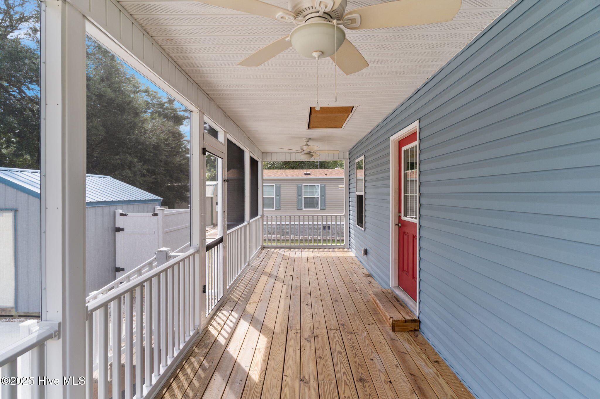 100529995 | Photo 34