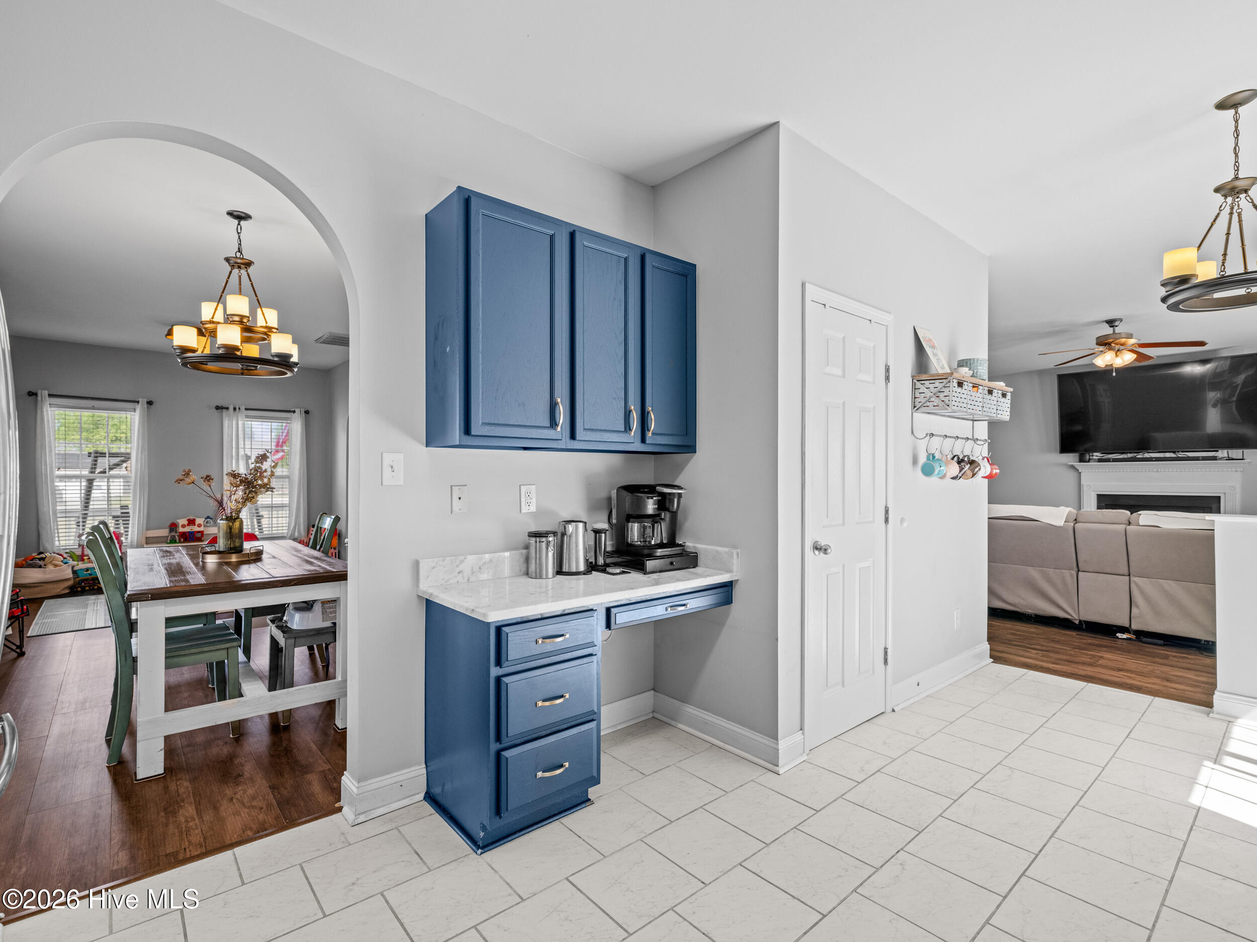 100566997 | Photo 22