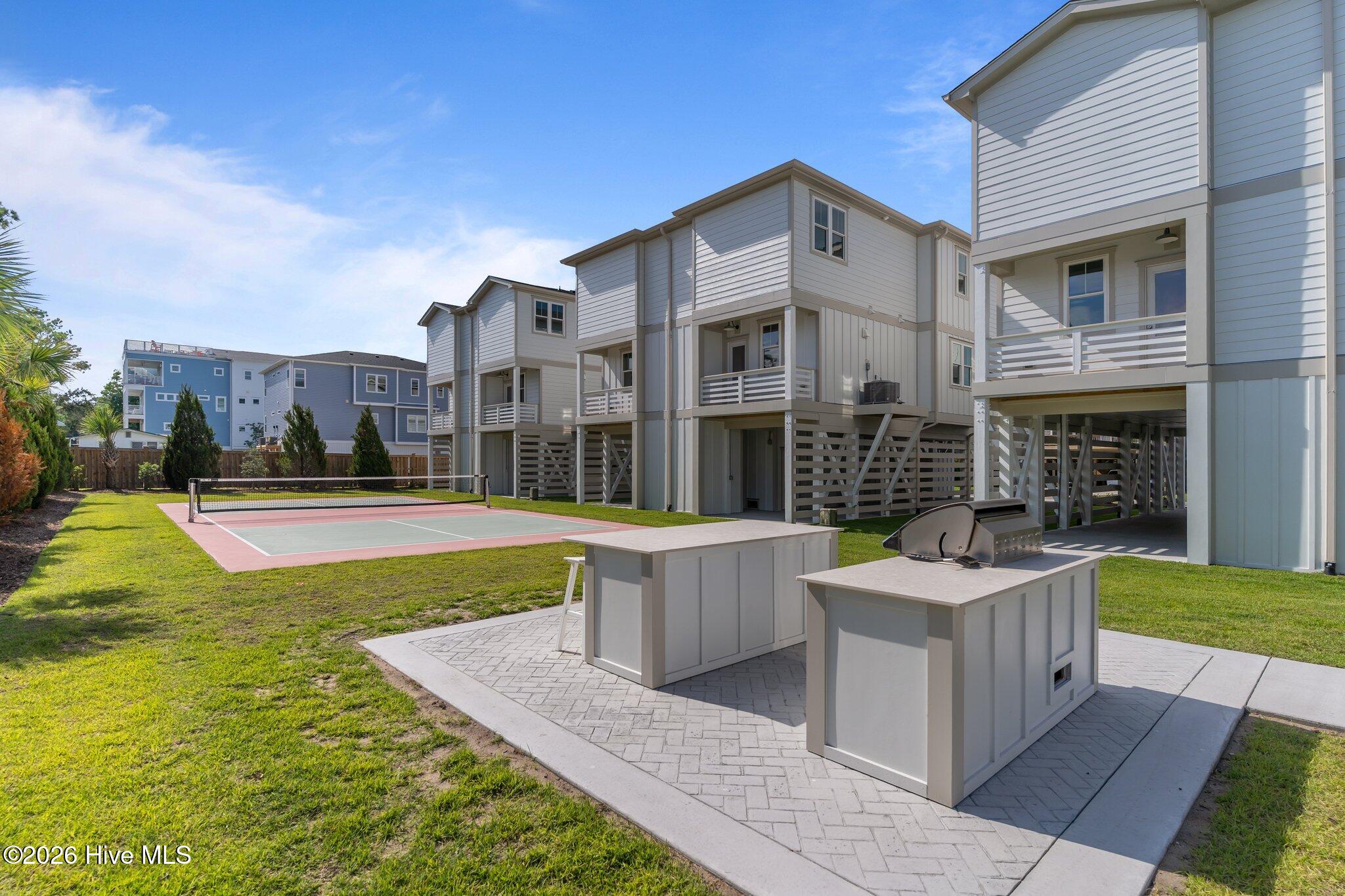 100567892 | Photo 42