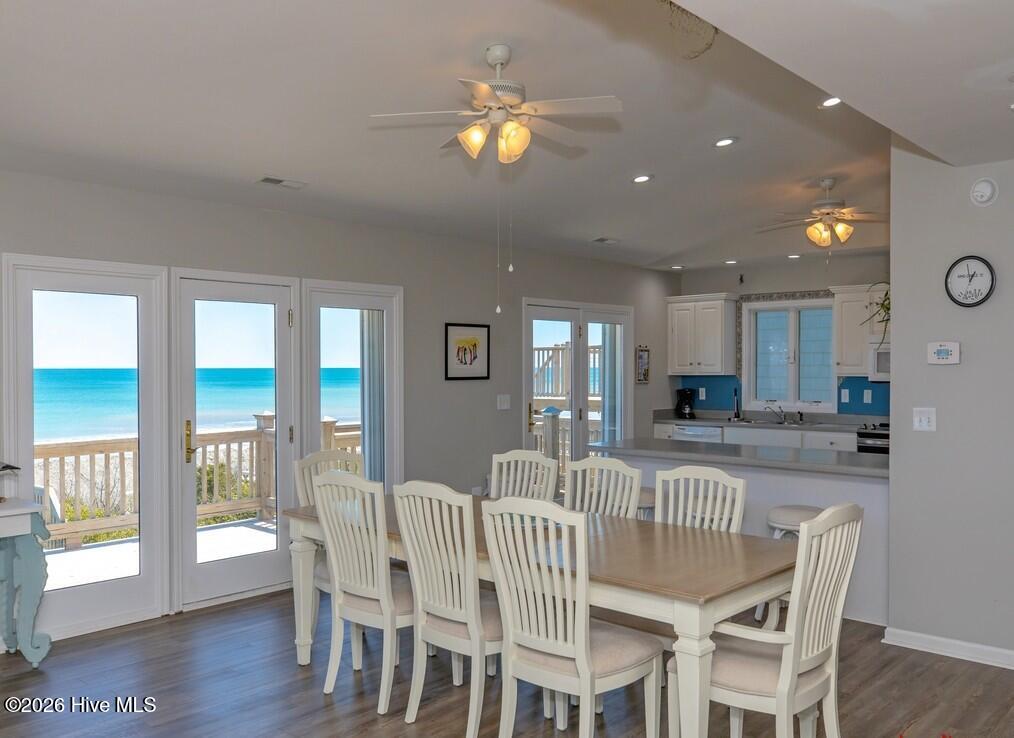 100552489 | Photo 18