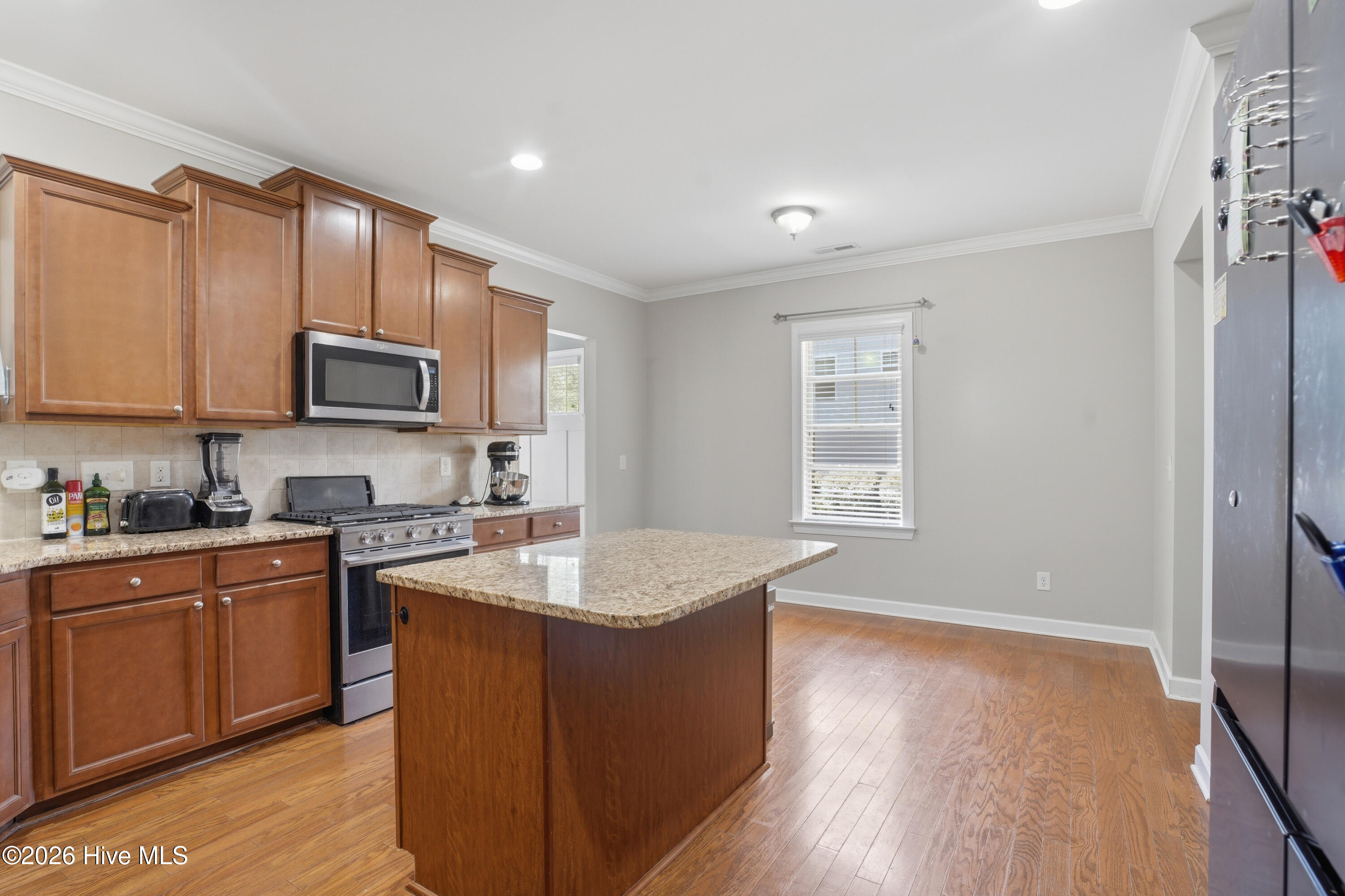 100564087 | Photo 22