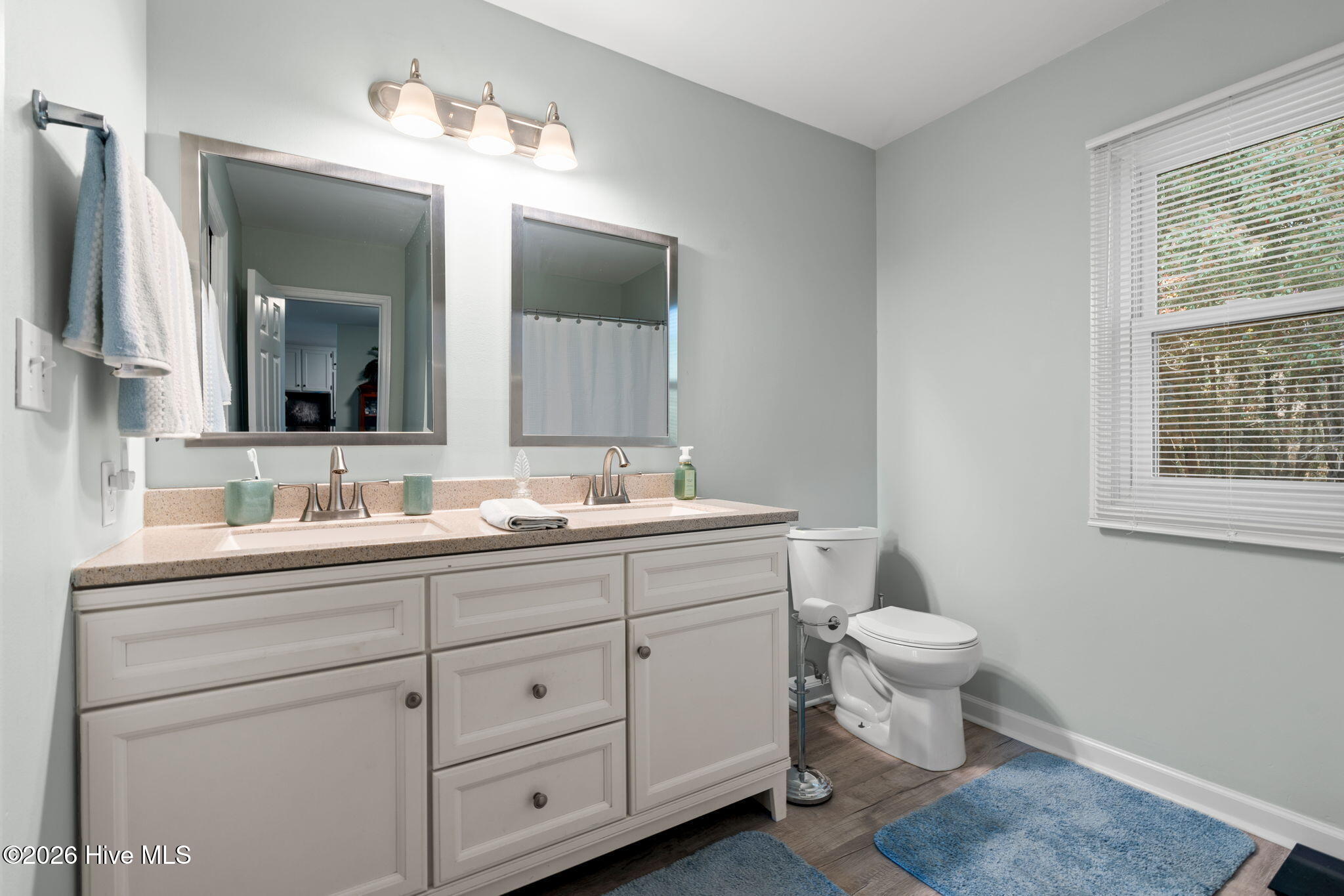 100563961 | Photo 17