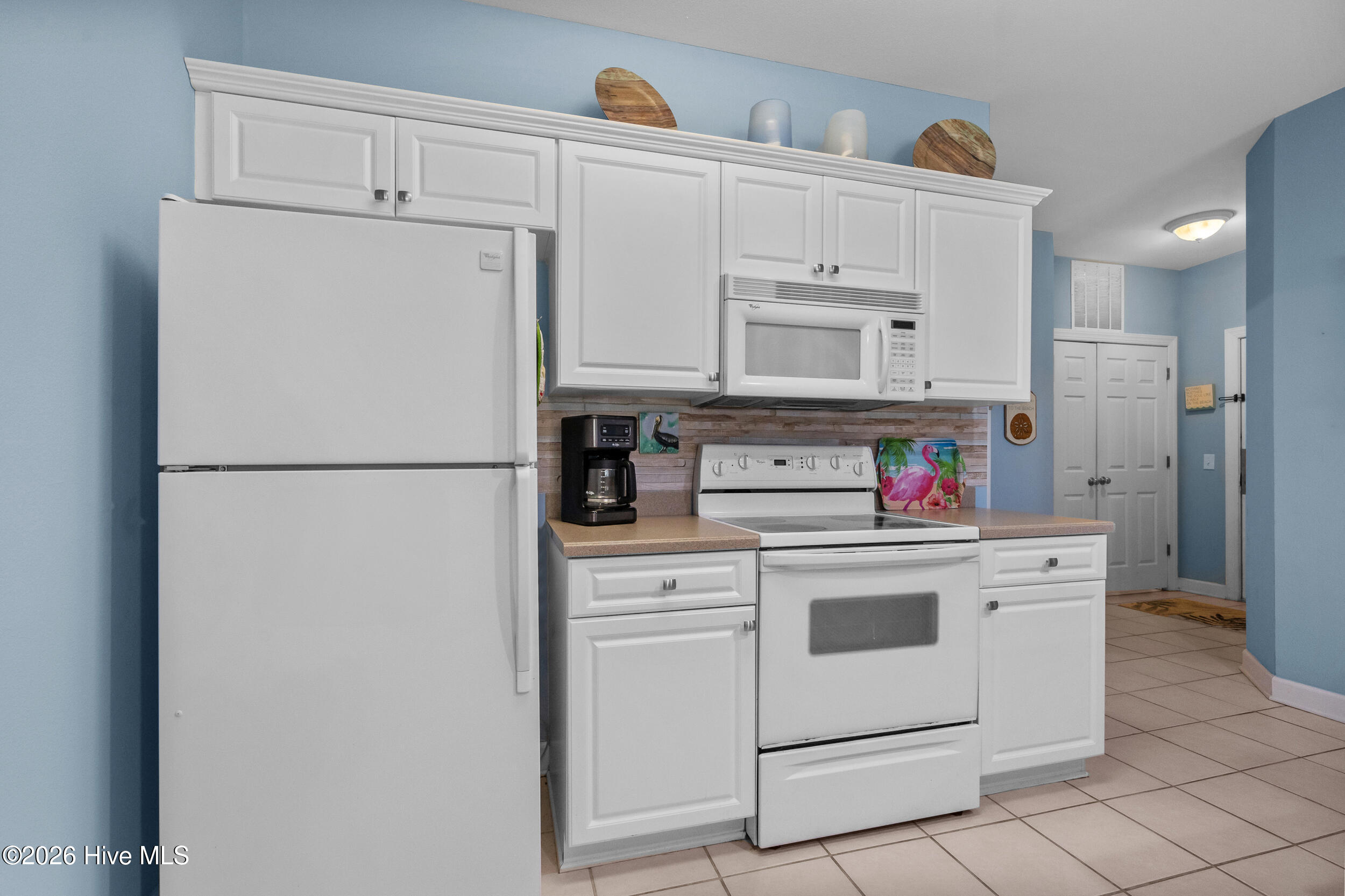 100563940 | Photo 23